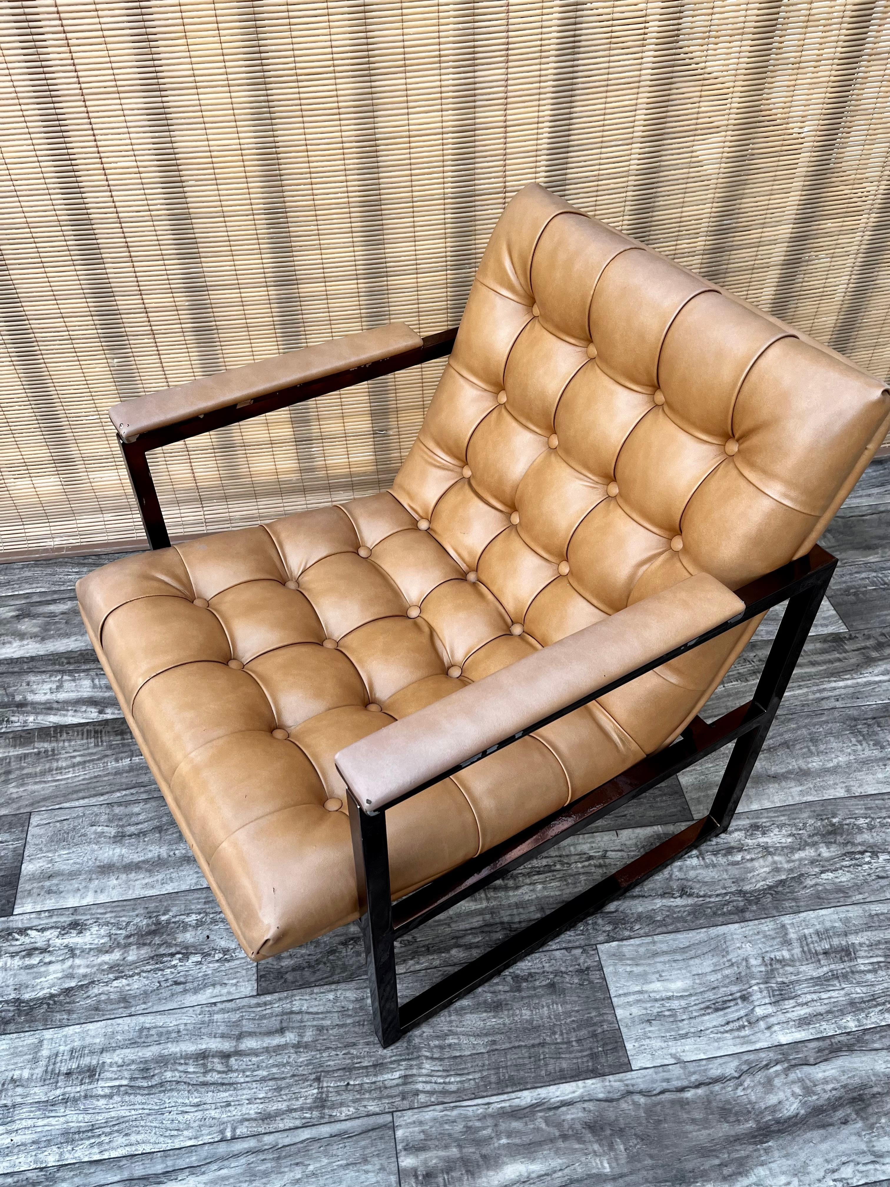 Vintage Mid-Century Modern Lounge Chair in the Milo Baughman's Style For Sale 4
