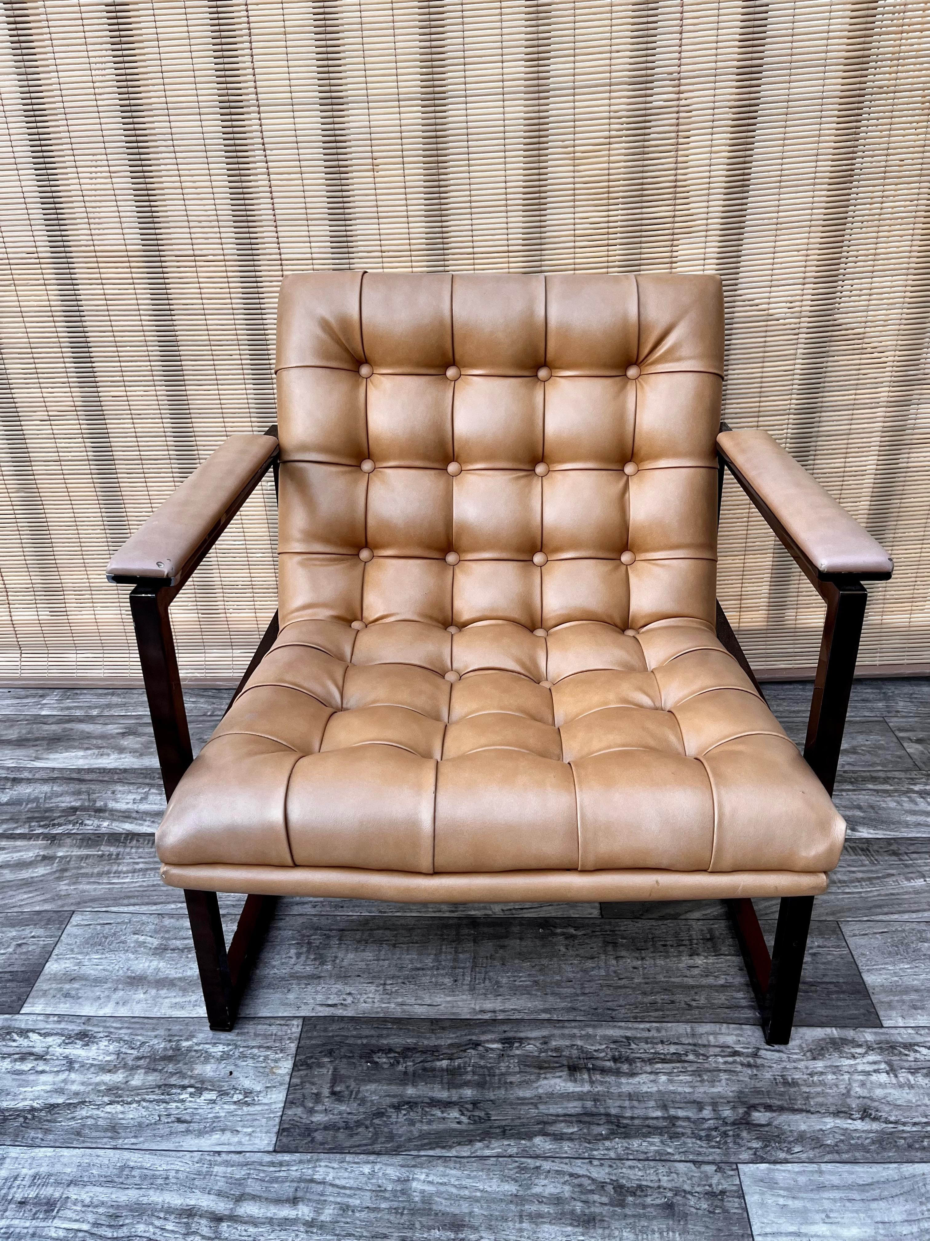 Vintage Mid-Century Modern Lounge Chair in the Milo Baughman's Style For Sale 6