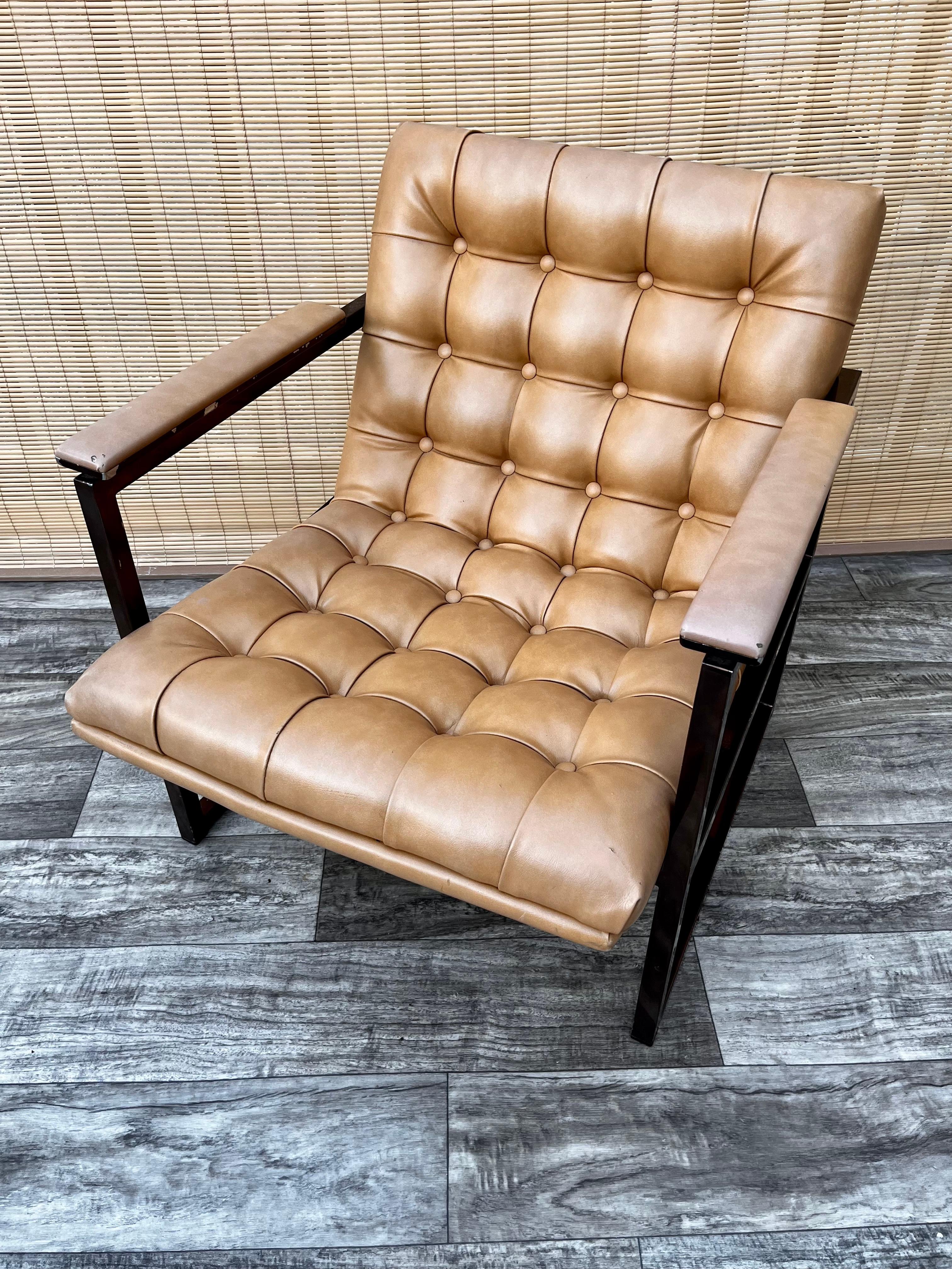 American Vintage Mid-Century Modern Lounge Chair in the Milo Baughman's Style For Sale