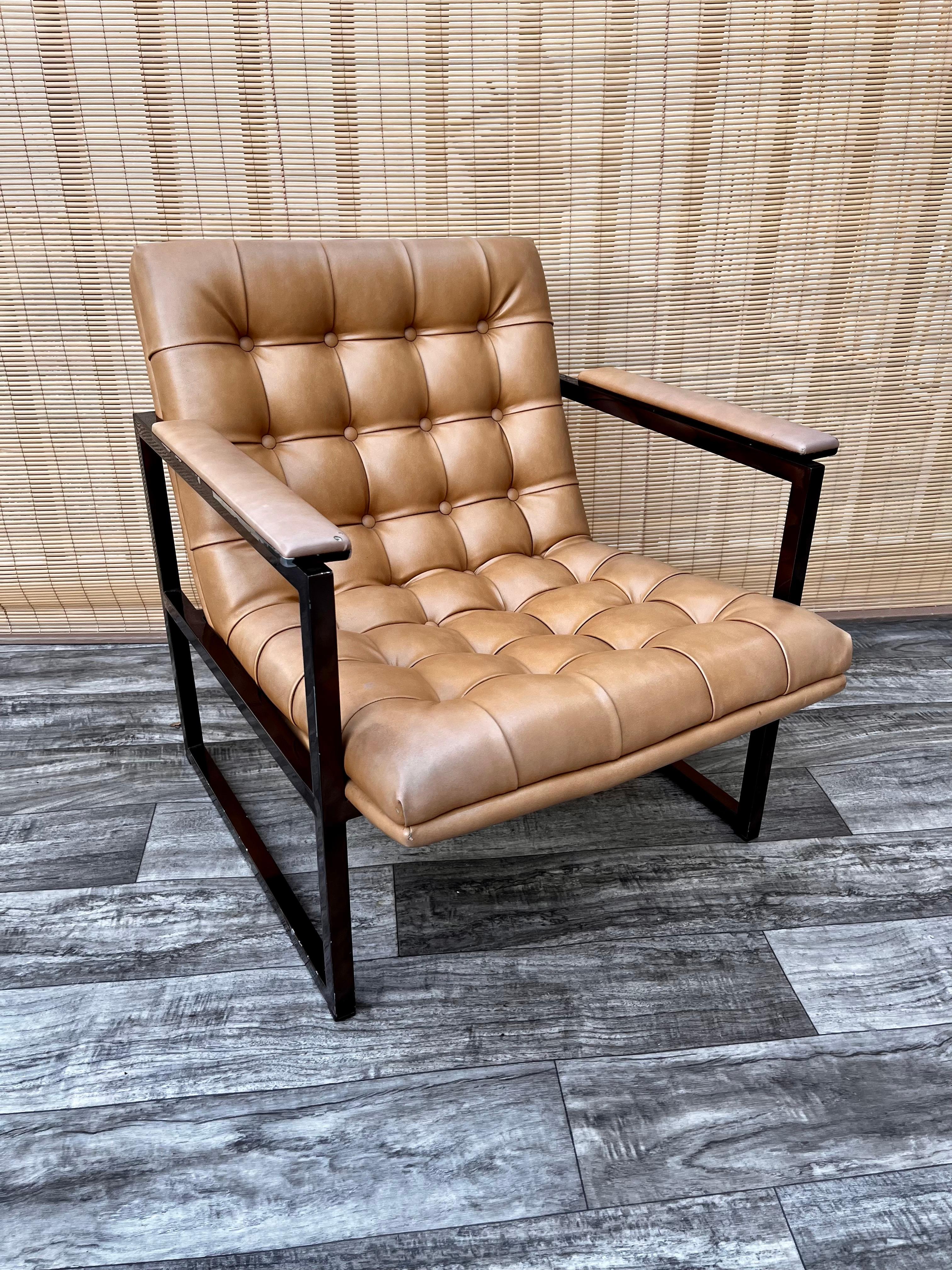Painted Vintage Mid-Century Modern Lounge Chair in the Milo Baughman's Style For Sale