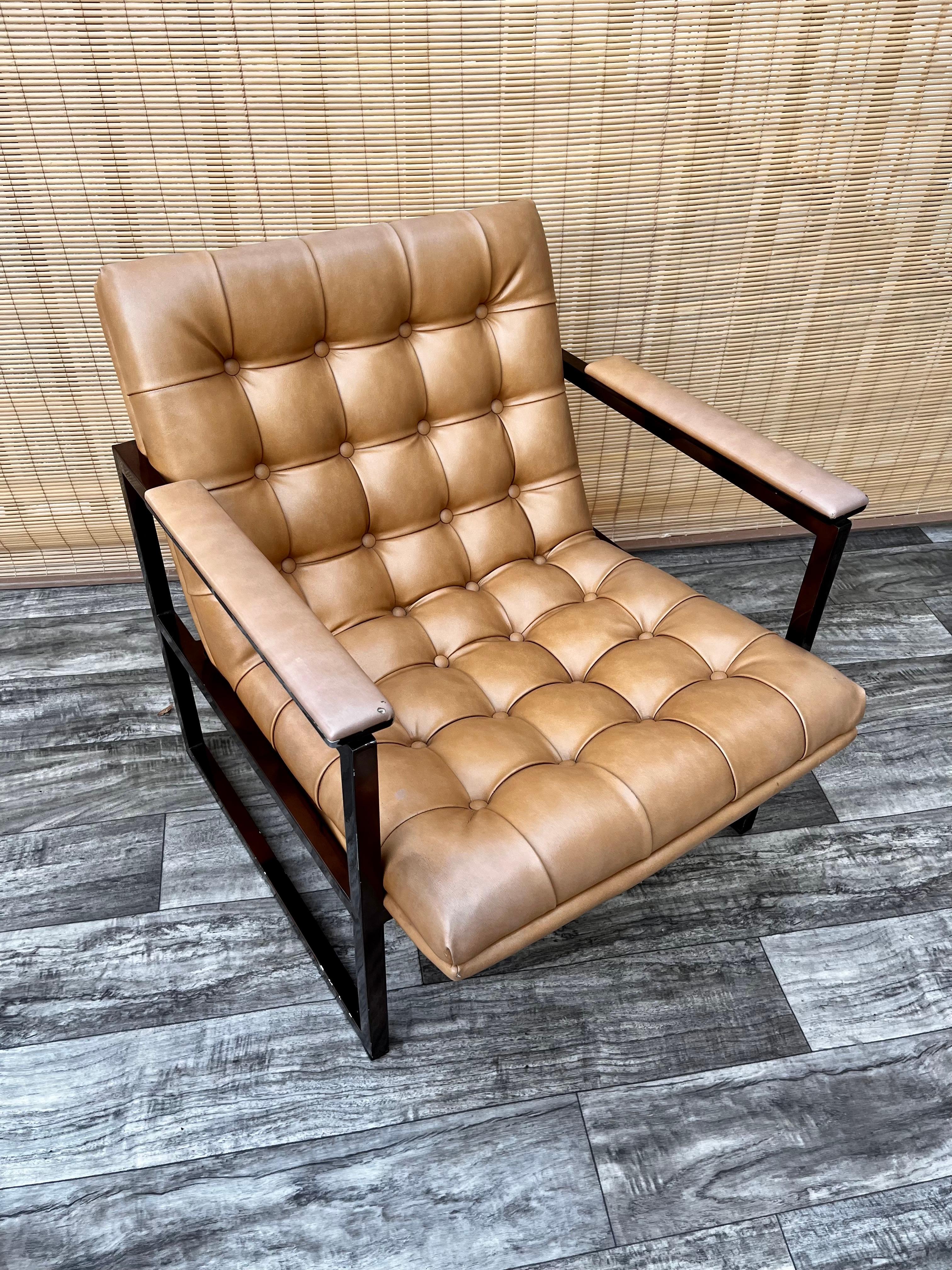 Late 20th Century Vintage Mid-Century Modern Lounge Chair in the Milo Baughman's Style For Sale