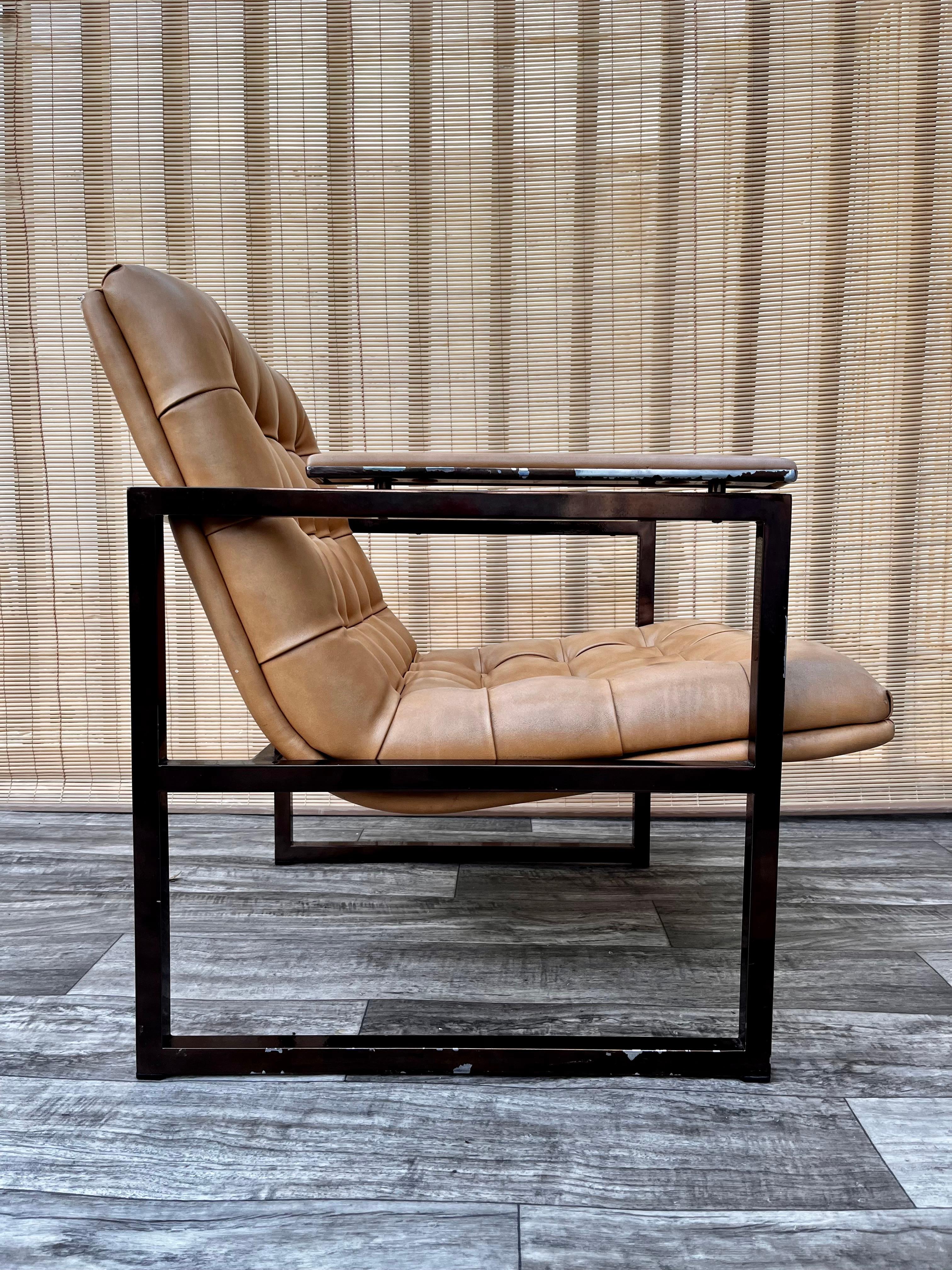 Metal Vintage Mid-Century Modern Lounge Chair in the Milo Baughman's Style For Sale