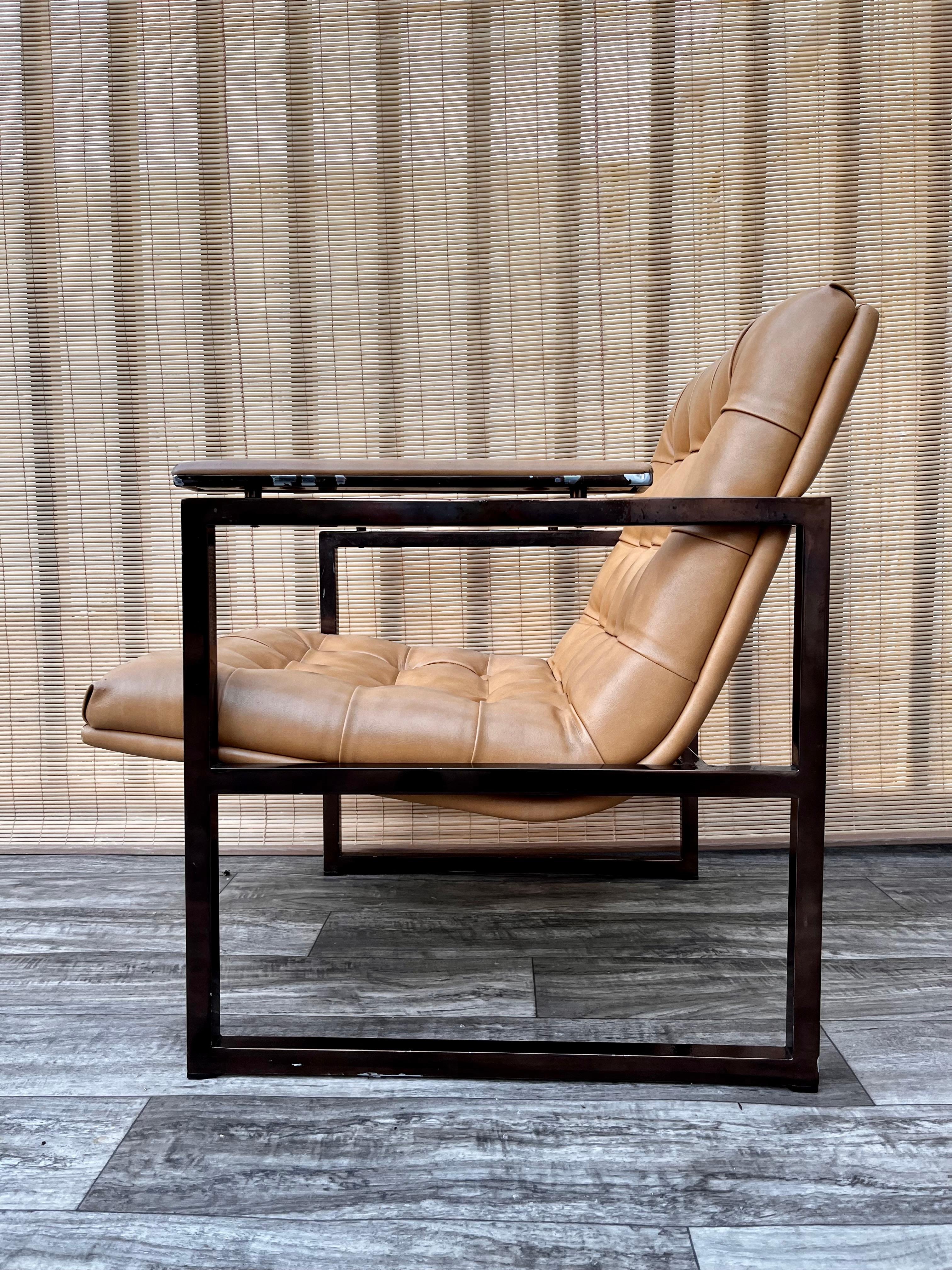 Vintage Mid-Century Modern Lounge Chair in the Milo Baughman's Style For Sale 1
