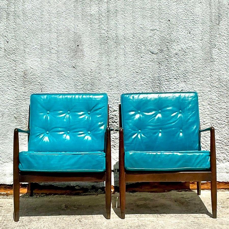 Paire de fauteuils de salon vintage modernes du milieu du siècle dernier d'après Dux Bon état - En vente à west palm beach, FL