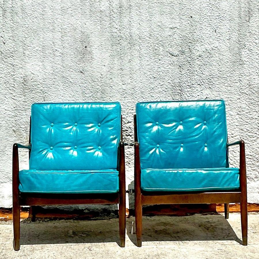 20ième siècle Paire de fauteuils de salon vintage modernes du milieu du siècle dernier d'après Dux en vente