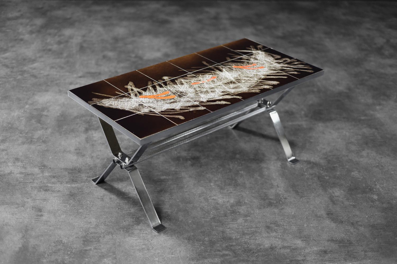 Table basse vintage moderne du milieu du siècle avec plateau en céramique, 1970 Bon état - En vente à Warszawa, Mazowieckie