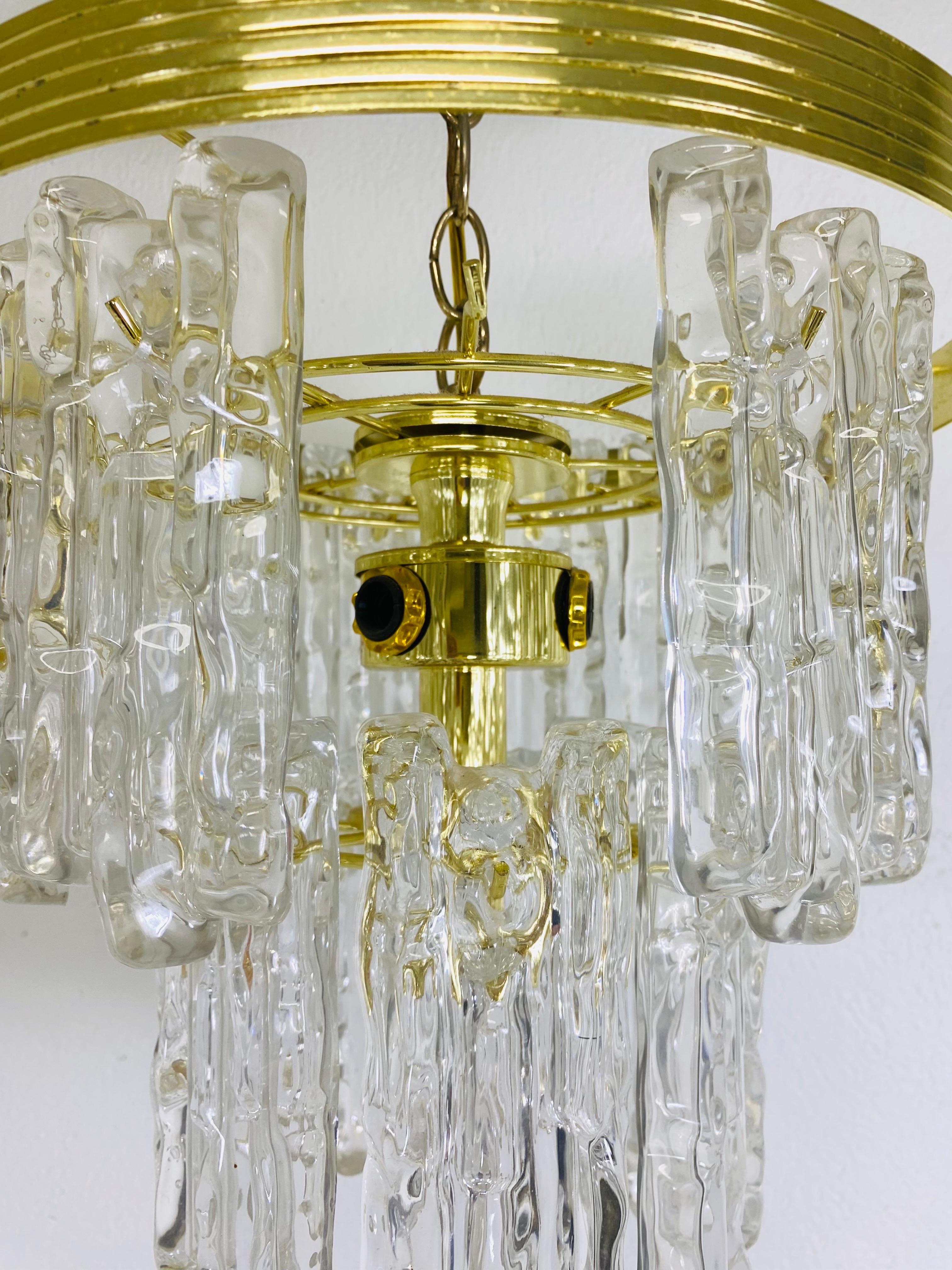 Mid-20th Century Vintage Mid-Century Modern Lucite and Brass Waterfall Style Chandelier For Sale