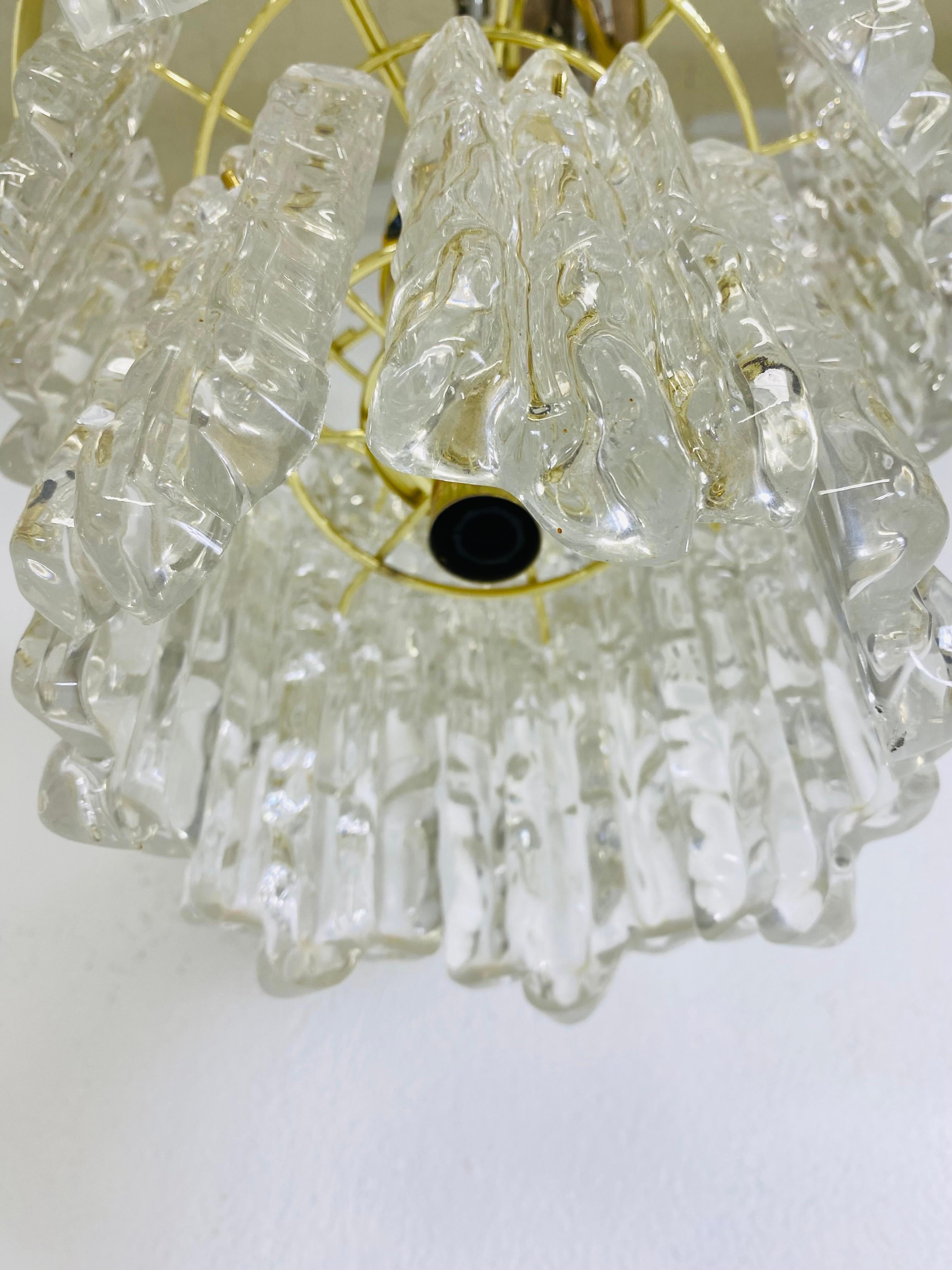 Acrylic Vintage Mid-Century Modern Lucite and Brass Waterfall Style Chandelier For Sale