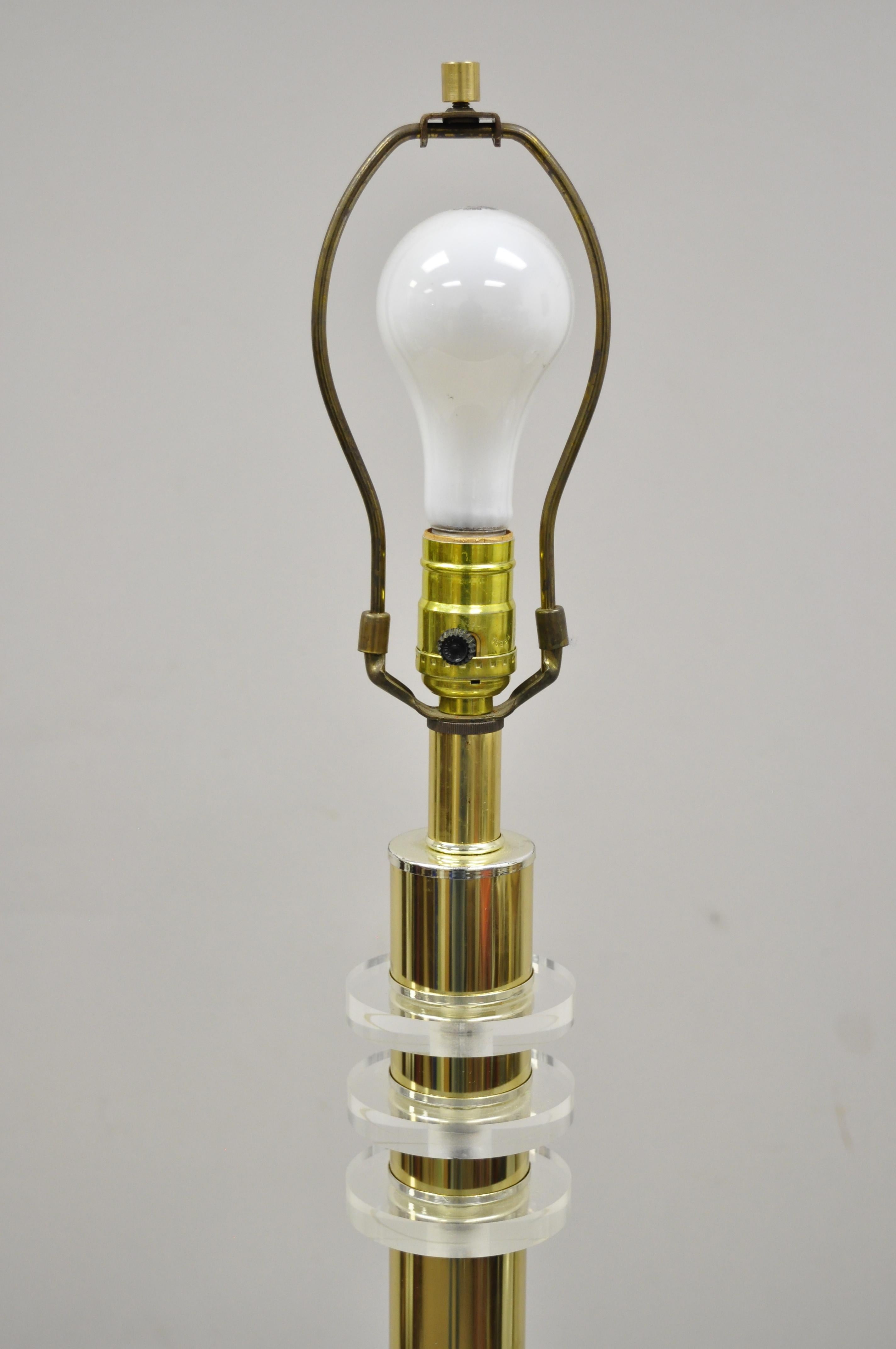 Nord-américain Vintage Mid-Century Modern Lucite Brass Pole Glass Floor Lamp Side Table 'A' en vente