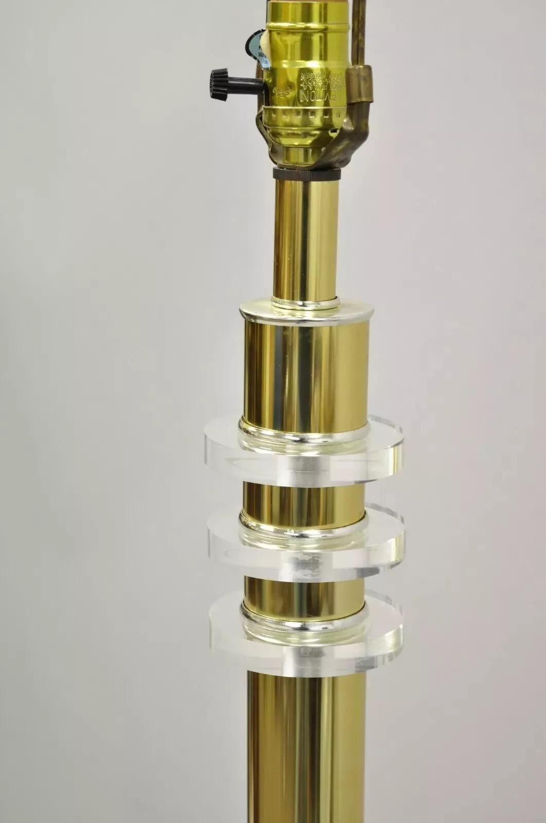 Sconosciuto Vintage Mid Century Modern Lucite Brass Glass Pole Floor Lamp Side Table (B) in vendita