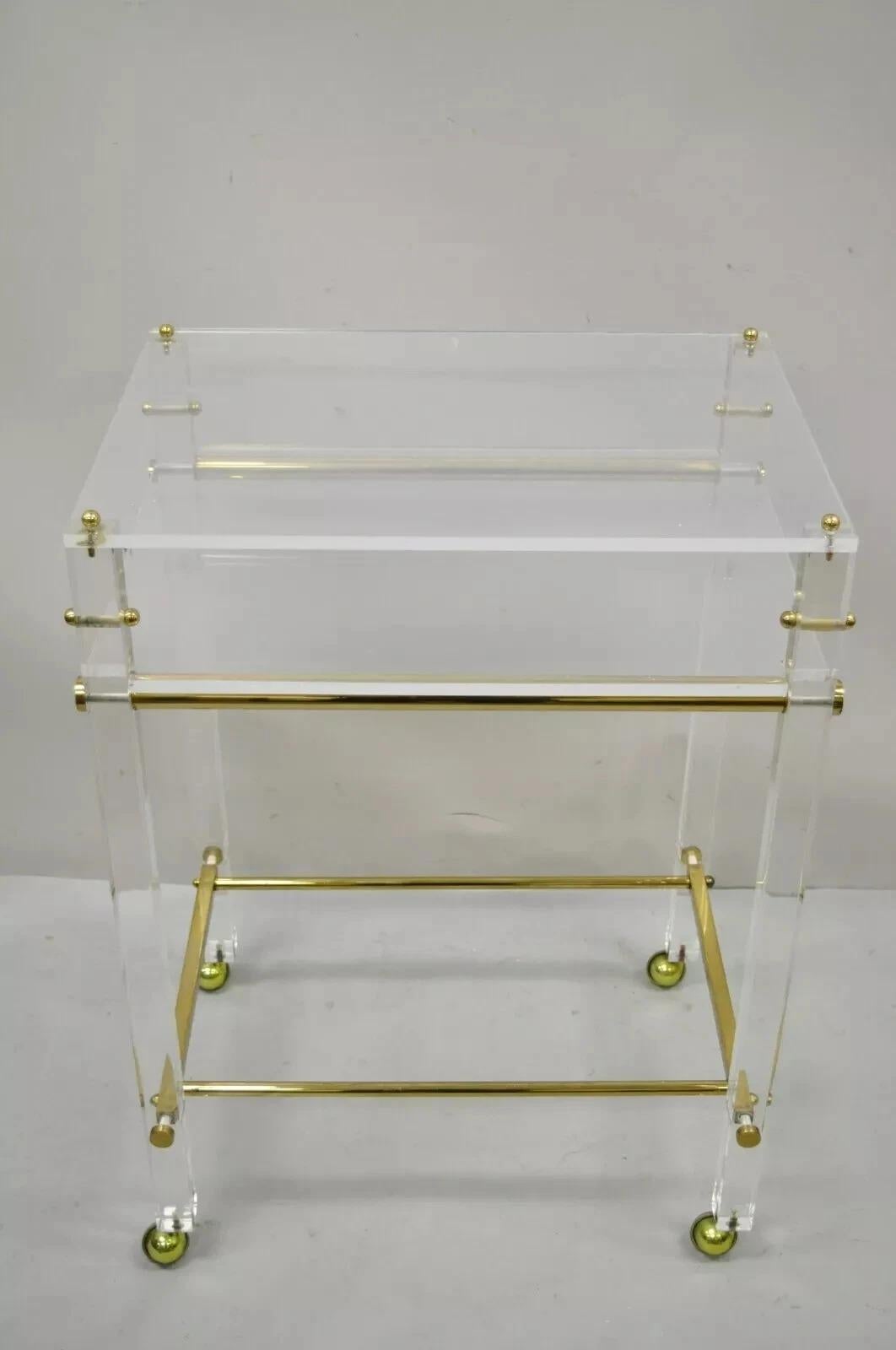 Vintage Mid Century Modern Lucite & Brass Rolling Bar Cart Tall Side Table en vente 6