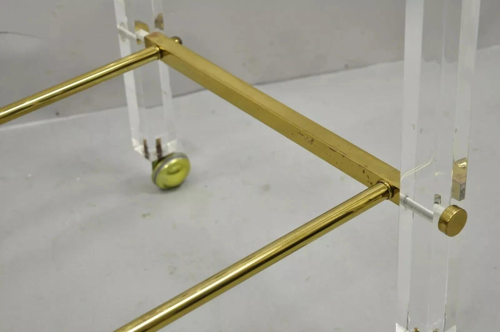 Vintage Mid Century Modern Lucite & Brass Rolling Bar Cart Tall Side Table Bon état - En vente à Philadelphia, PA
