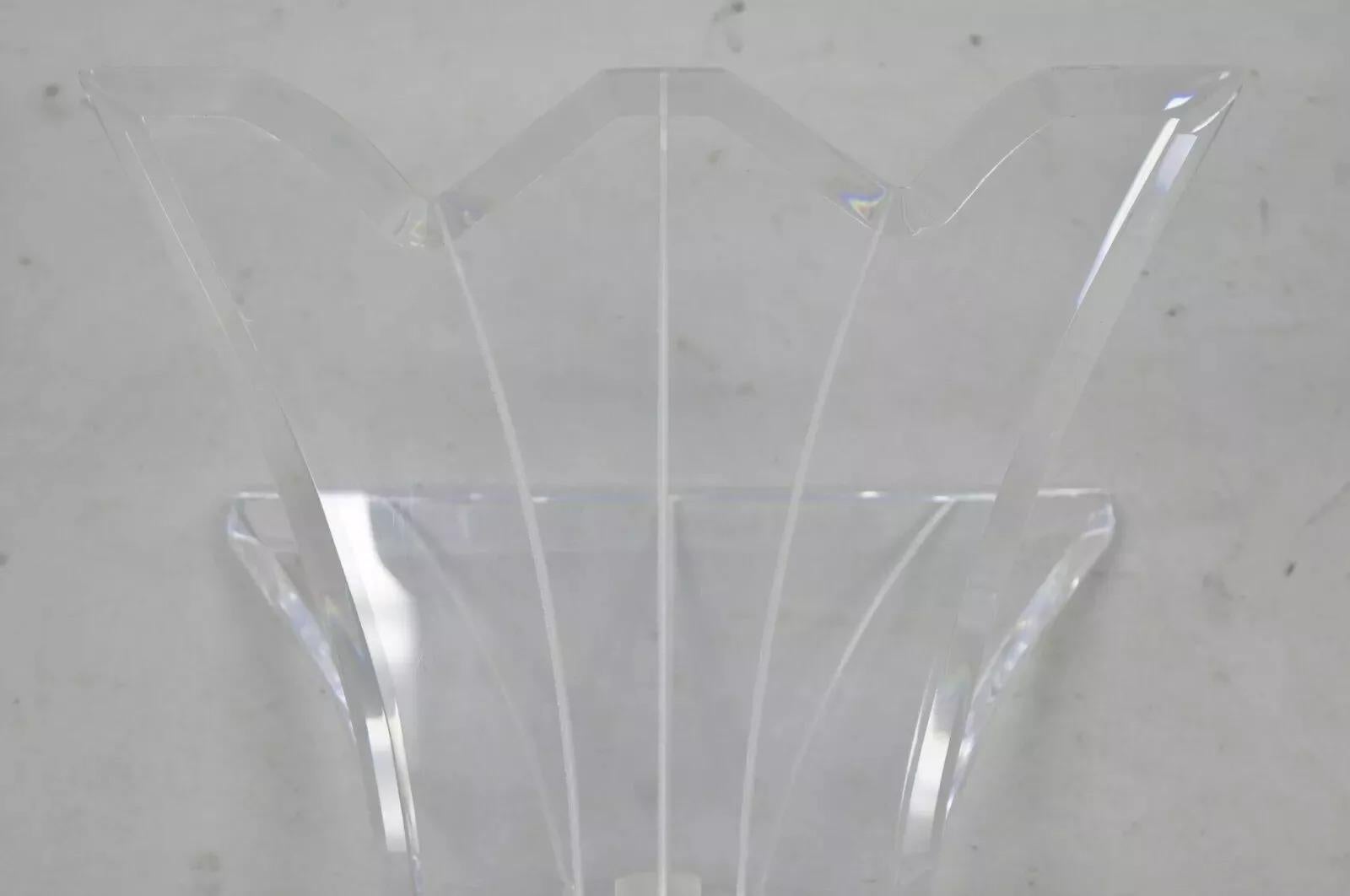Table basse à pied en Lucite Lucite Butterfly Lion in Frost Vintage Mid Century Modern en vente 5