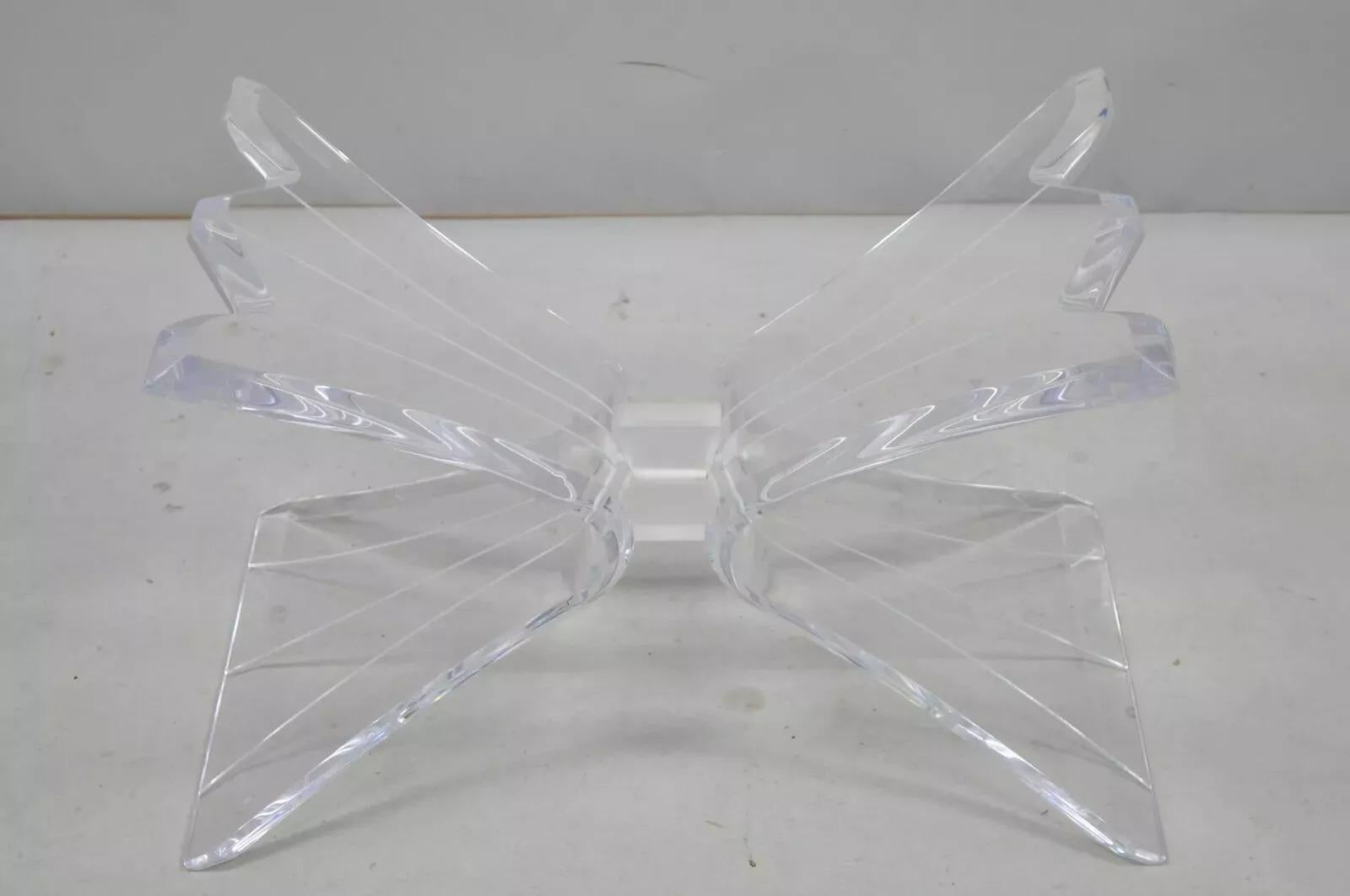 Table basse à pied en Lucite Lucite Butterfly Lion in Frost Vintage Mid Century Modern en vente 6