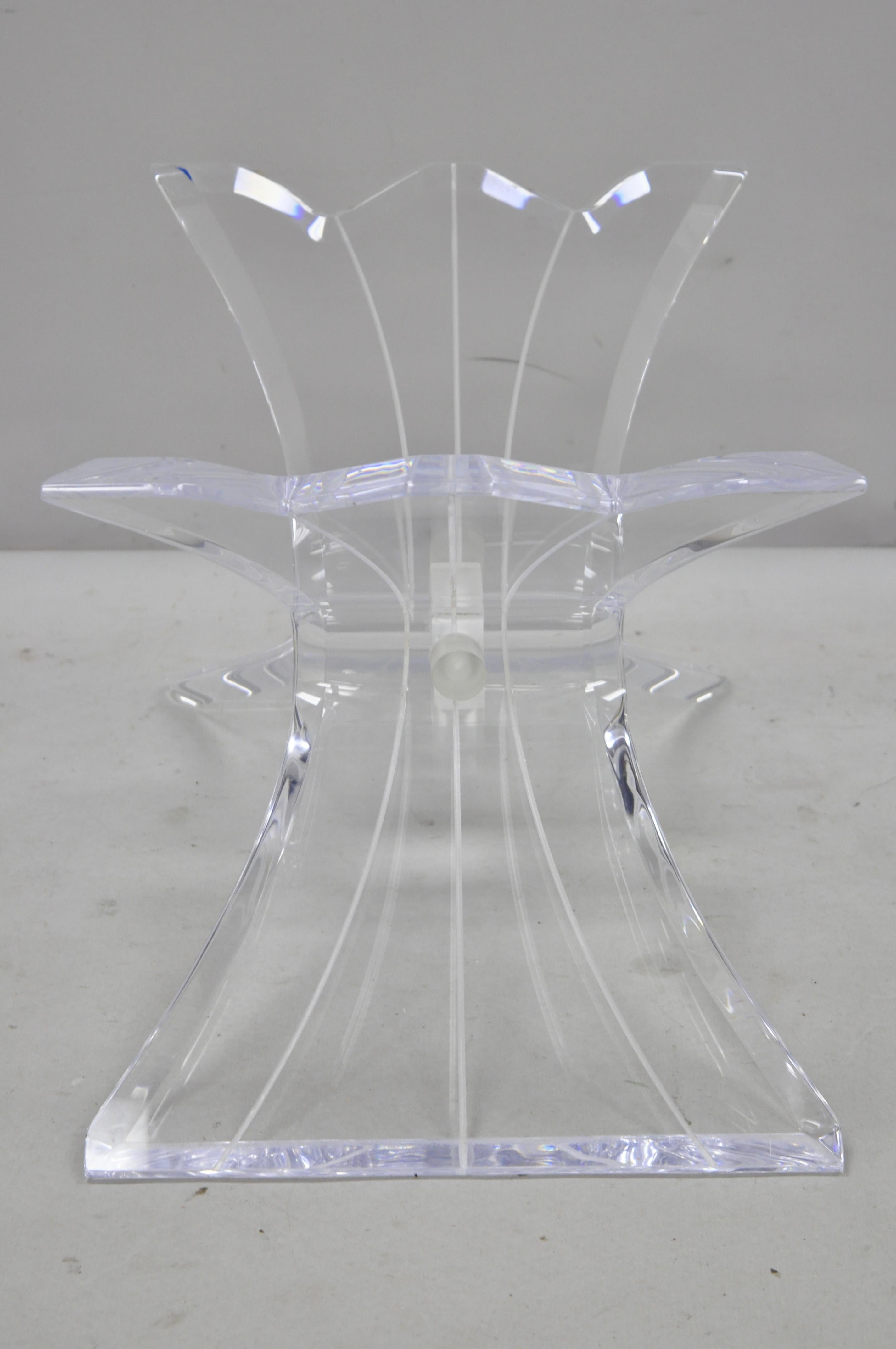 Vintage Mid-Century Modern Lucite Butterfly Lion in Frost Style Coffee Table In Good Condition For Sale In Philadelphia, PA