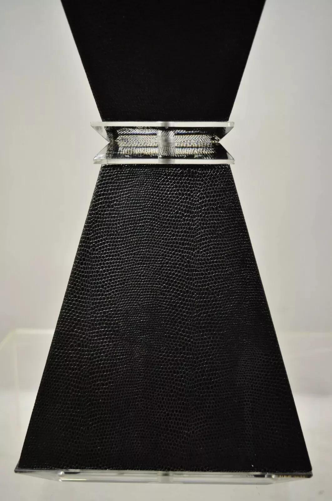 Lámpara de Sobremesa Vintage Mid Century Modern Lucite Reloj de Arena Negro Piel de Tiburón de imitación Desconocido en venta