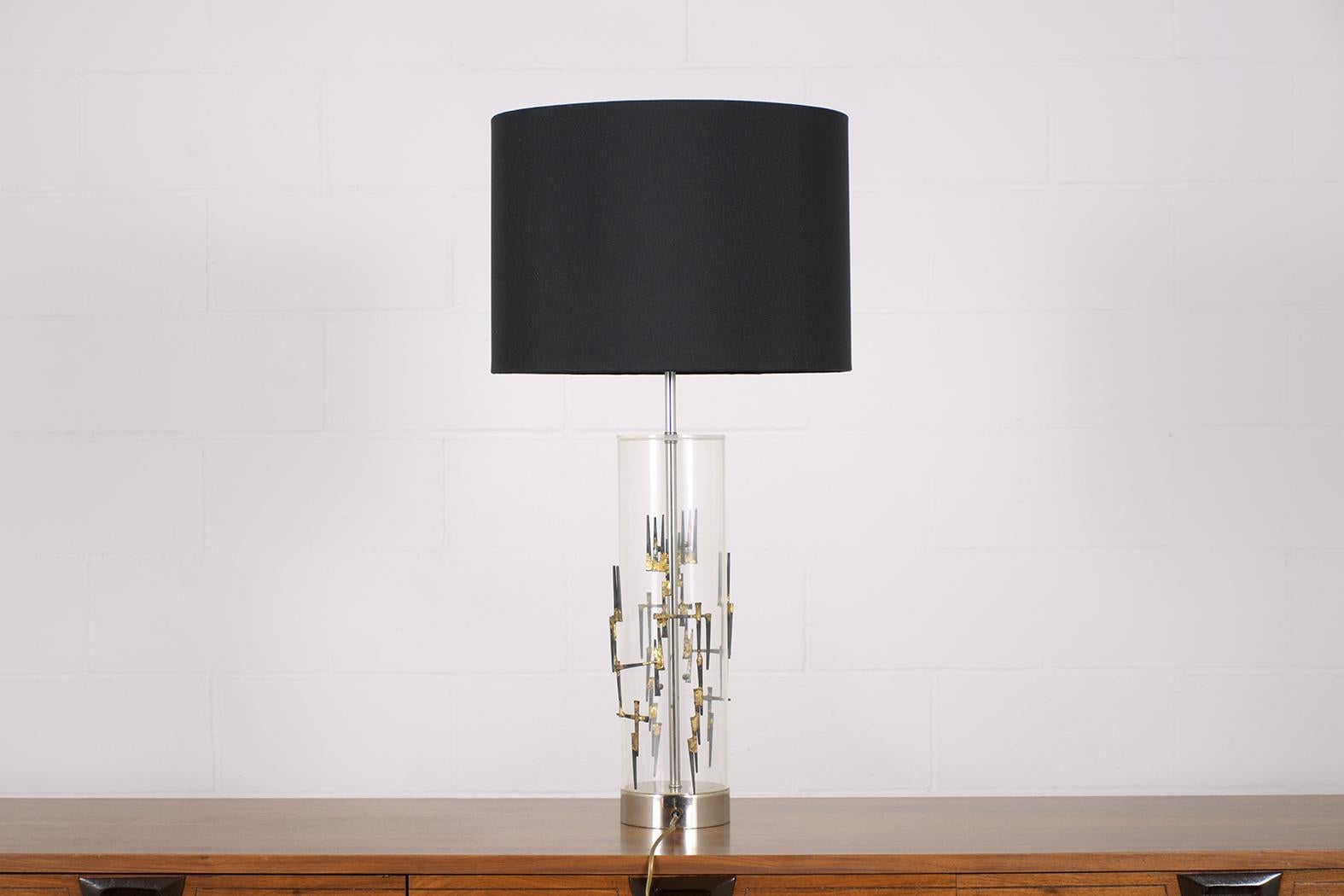 Vintage 1960 Mid-Century Modern Lucite Table Lamp For Sale 3