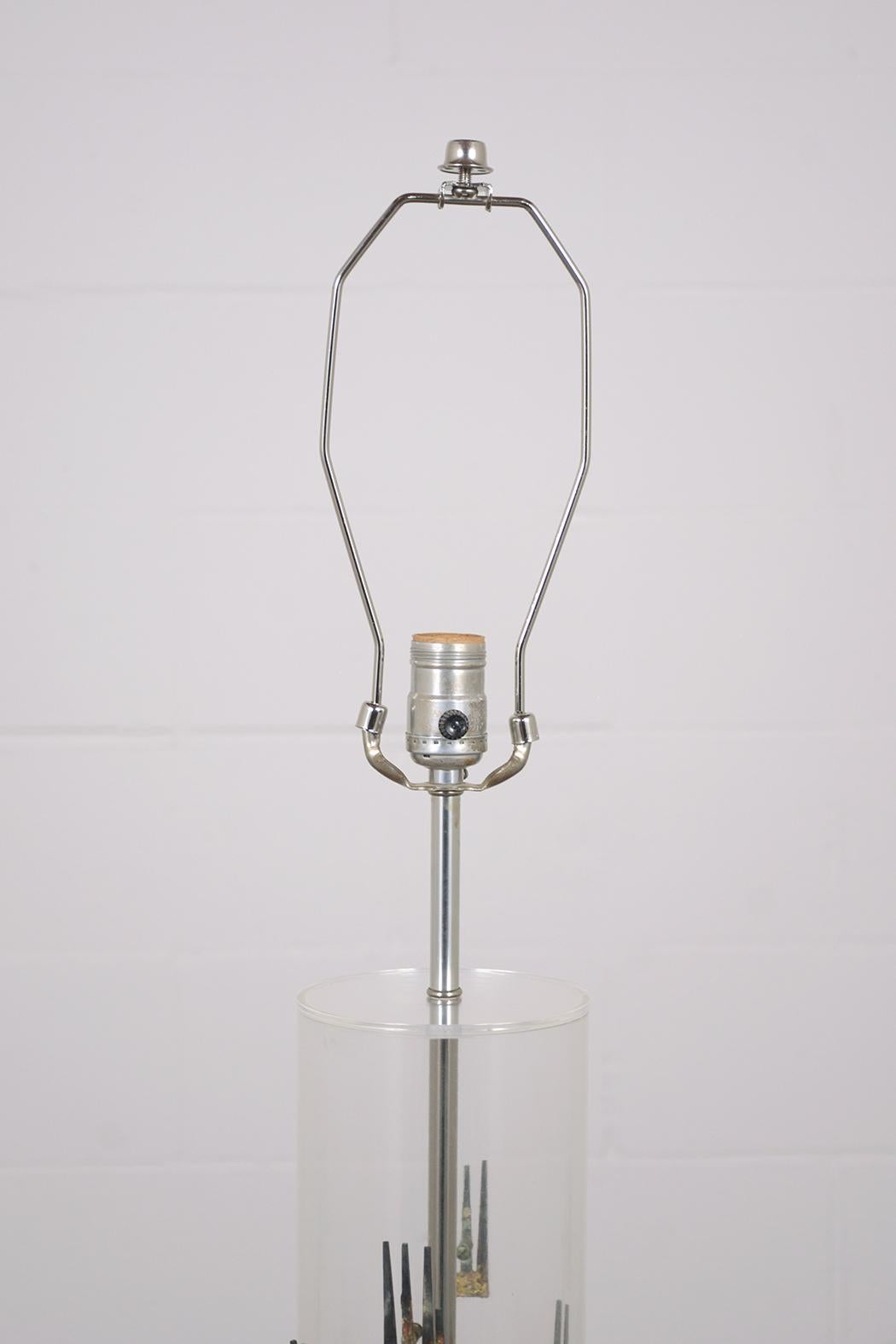 Vintage 1960 Mid-Century Modern Lucite Table Lamp In Good Condition For Sale In Los Angeles, CA