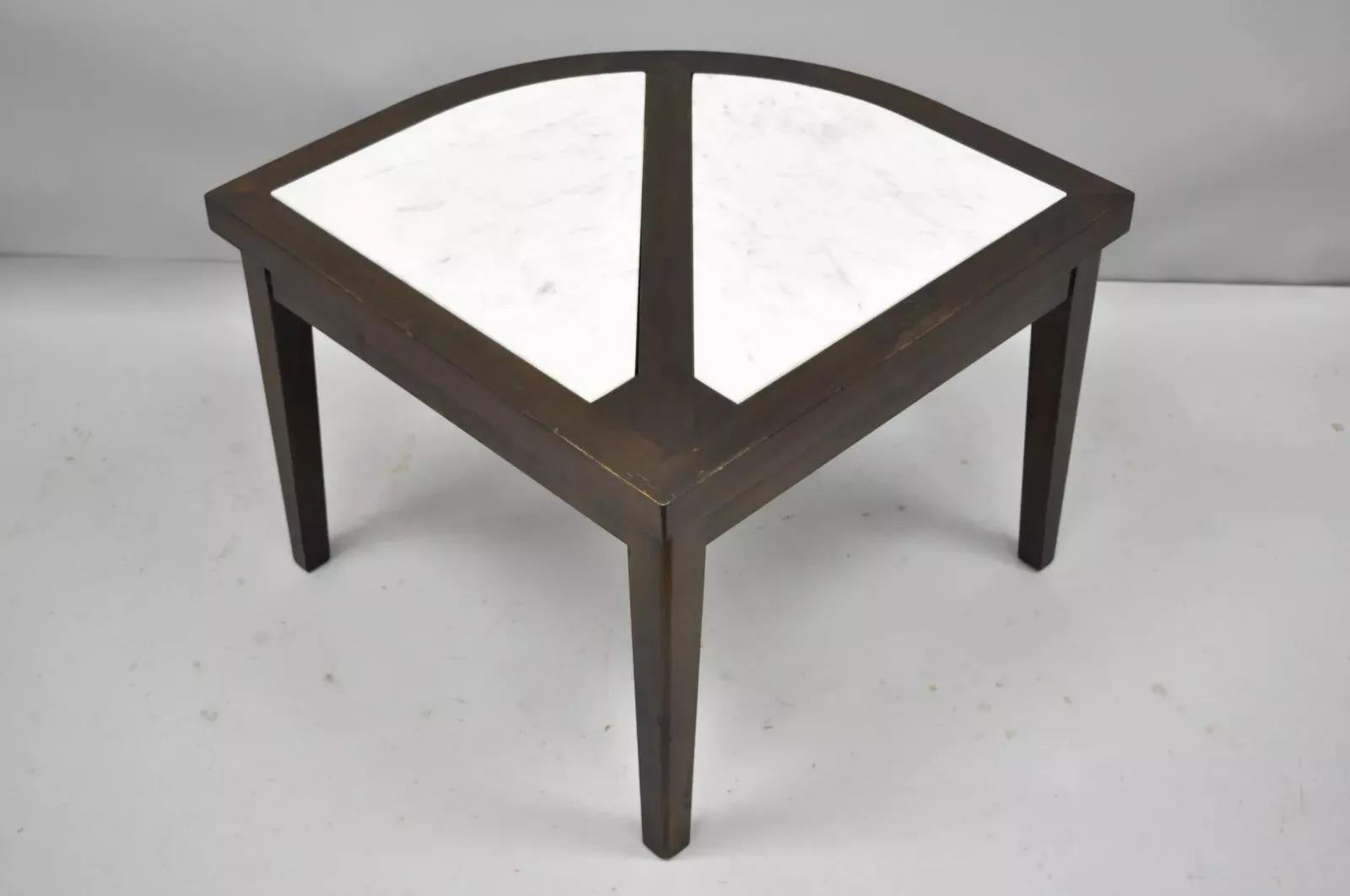 Table d'appoint d'angle vintage mi-siècle moderne en acajou et plateau en marbre en vente 3