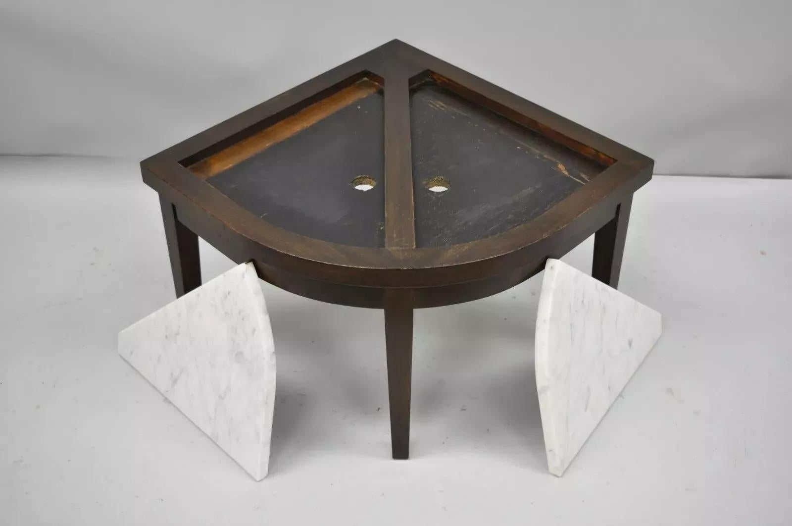 Table d'appoint d'angle vintage mi-siècle moderne en acajou et plateau en marbre en vente 1