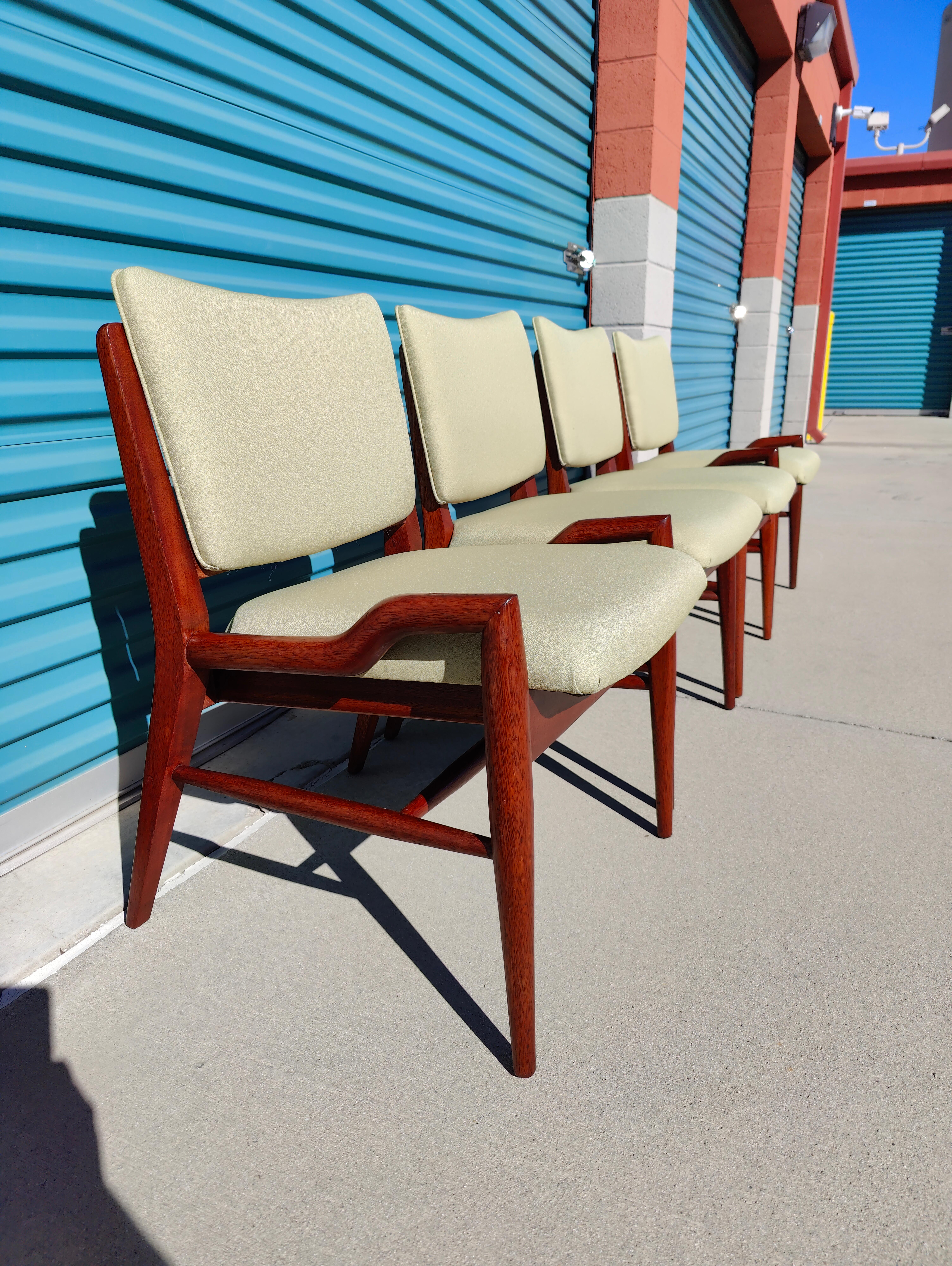 American Vintage Mid-Century Modern Mahogony Chairs by Brown Saltman For Sale