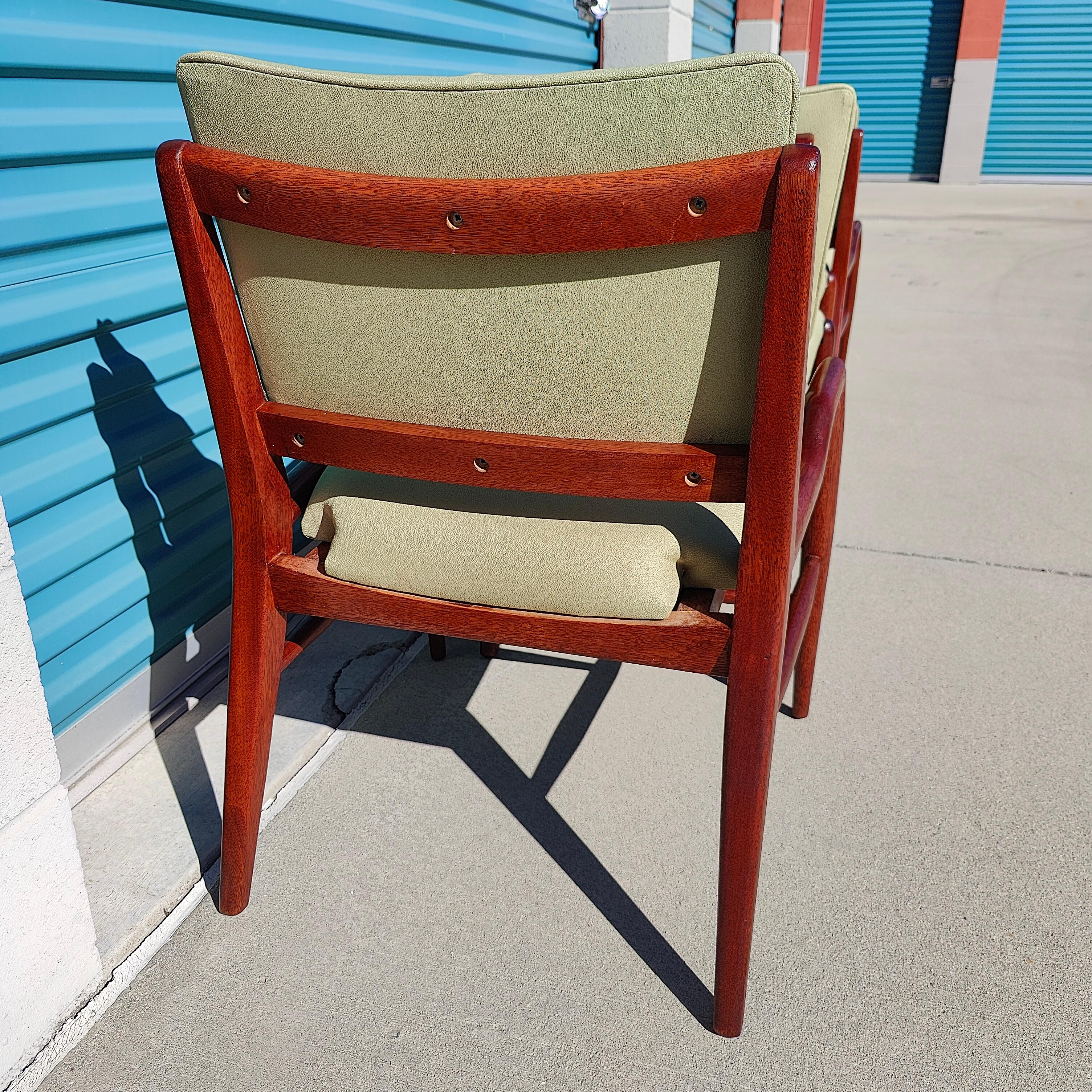 Vintage Mid-Century Modern Mahogony Chairs by Brown Saltman For Sale 3