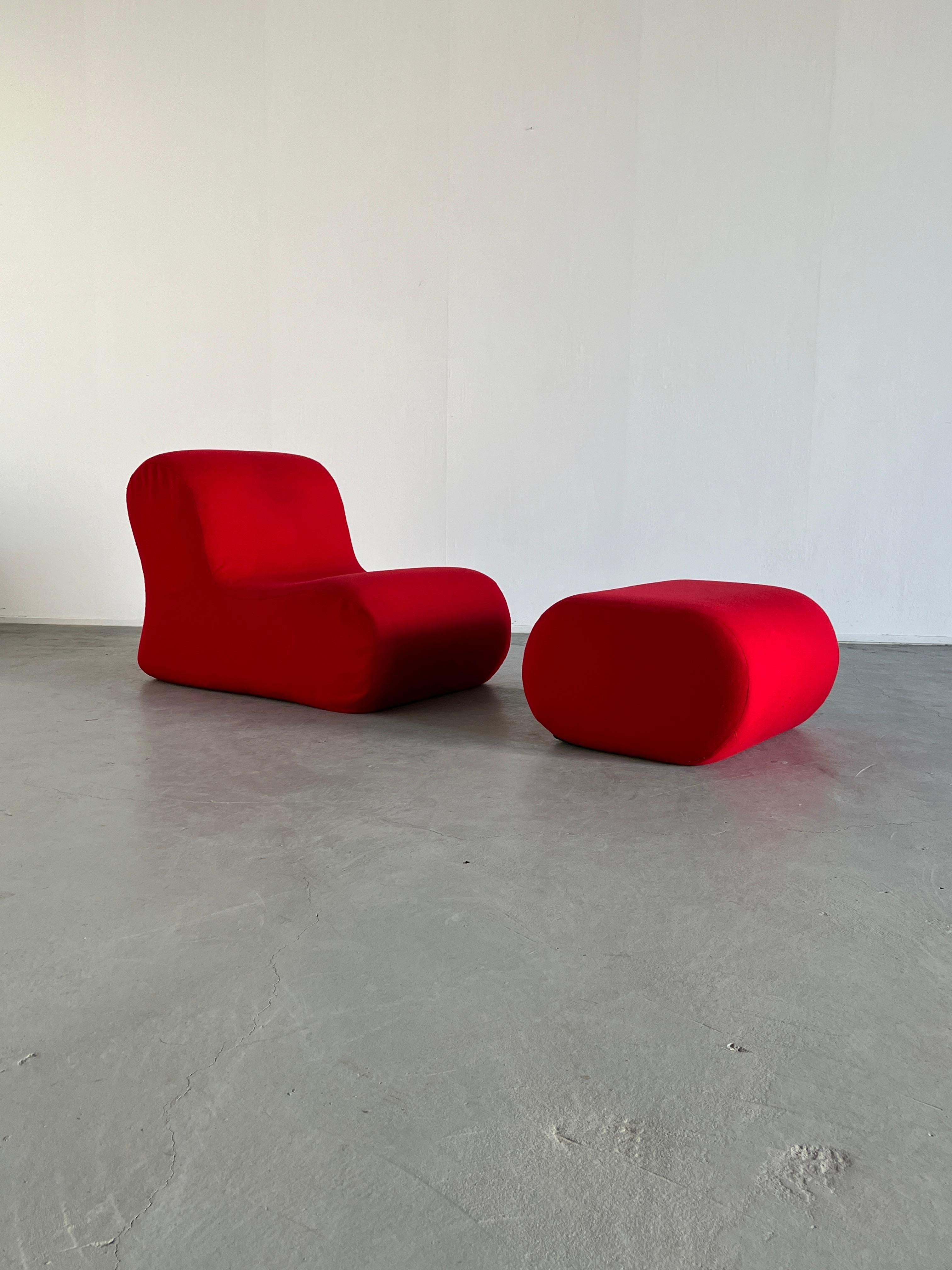 A stunning vintage Italian lounge set from the 1960s, attributed to Roberto Matta for Gavina.
Possibly a unit prototype of the iconic 'Malitta' seating set.

Most certainly one of the early works in the lounge foam style that connected authors in