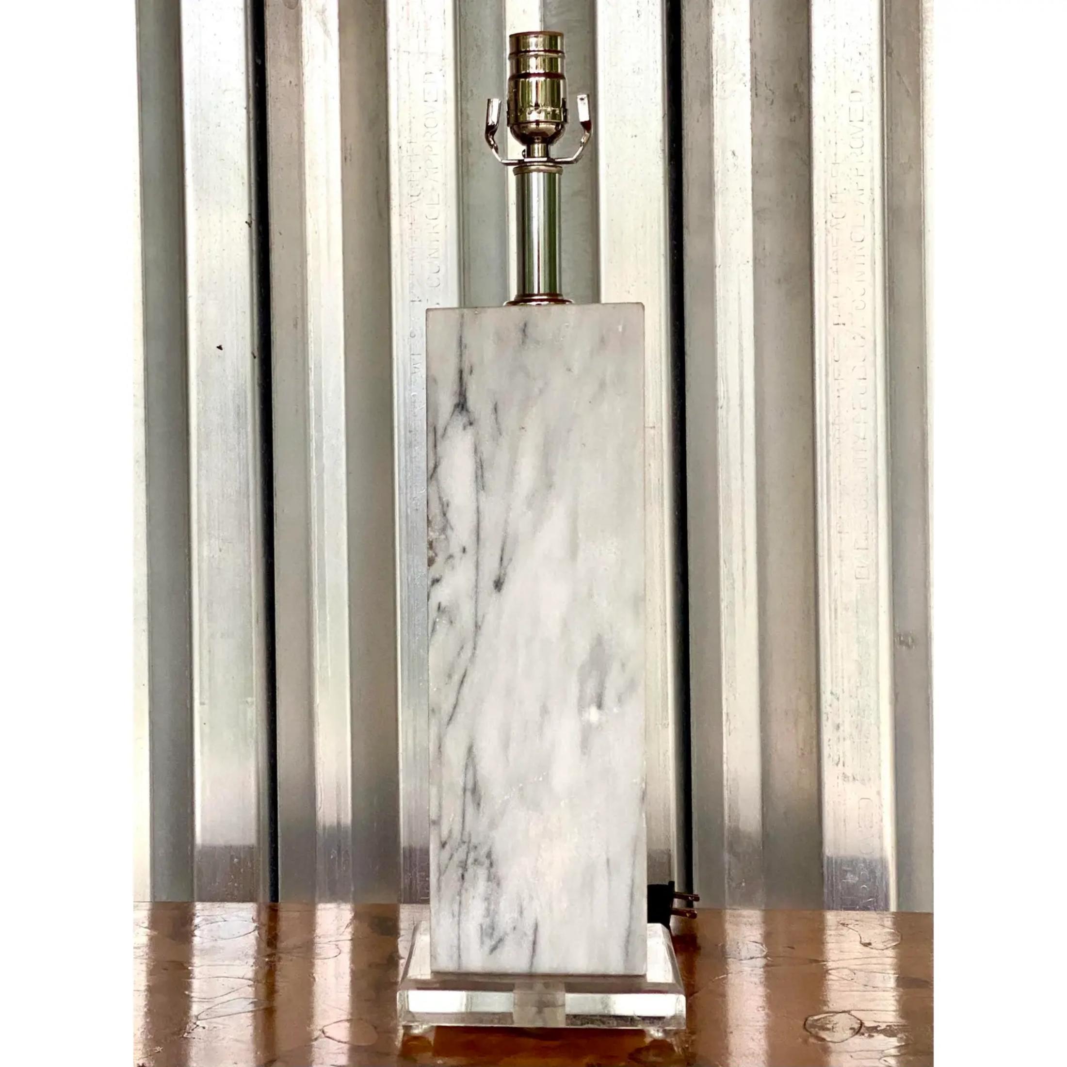 17th Century Vintage Mid-Century Modern Marble Block Lamp on Lucite Plinth For Sale