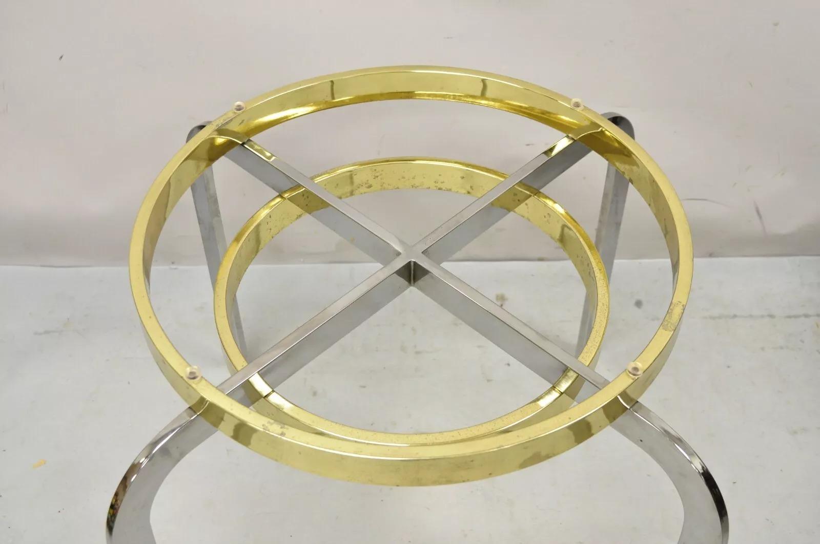 Runder Vintage-Beistelltisch aus Chrom und Messing im Stil von Milo Baughman, Mid-Century Modern (Moderne der Mitte des Jahrhunderts) im Angebot