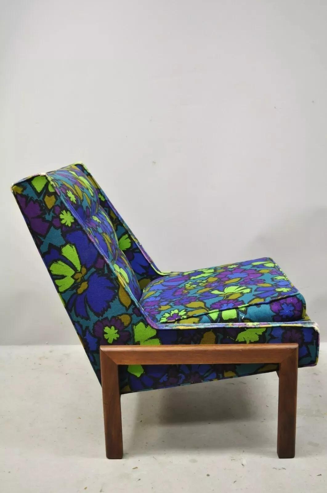 Vintage By Milo Baughman con struttura in noce, Slipper Lounge Chair. L'articolo presenta una cornice in legno massiccio, bellissime venature del legno, etichetta originale 
