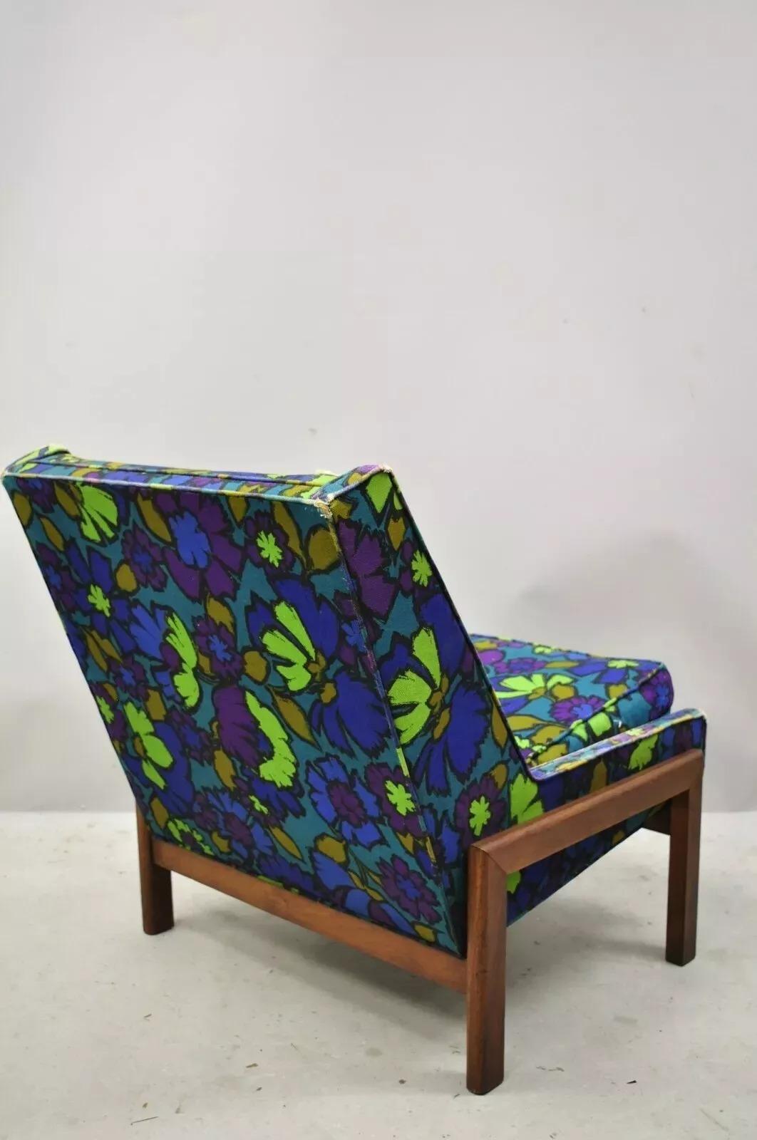 Mid-Century moderno Vintage By Milo Baughman con struttura in legno di noce, Slipper Lounge Chair in vendita