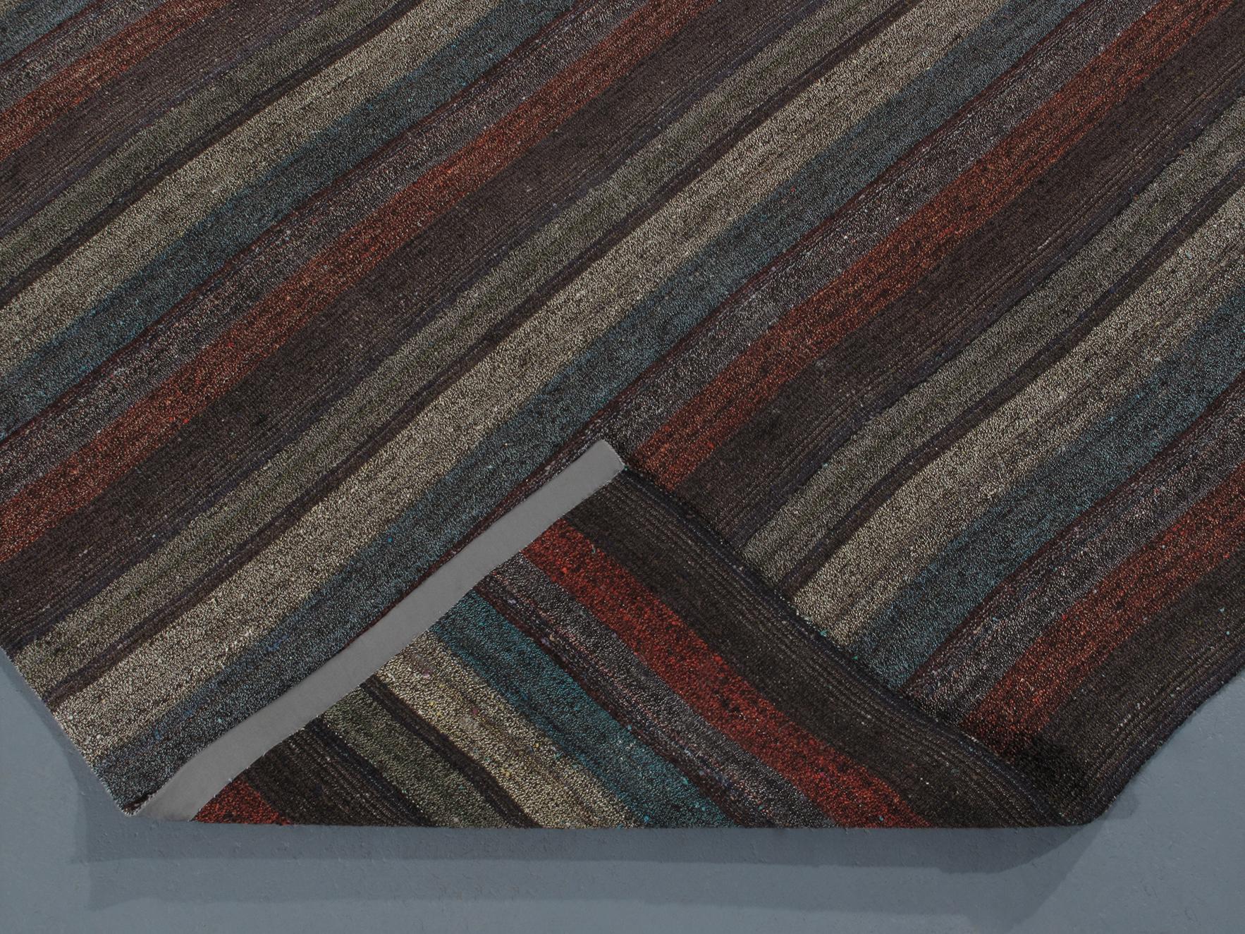 Wool Vintage Mid-Century Modern Minimalist Flat-Weave Rug For Sale