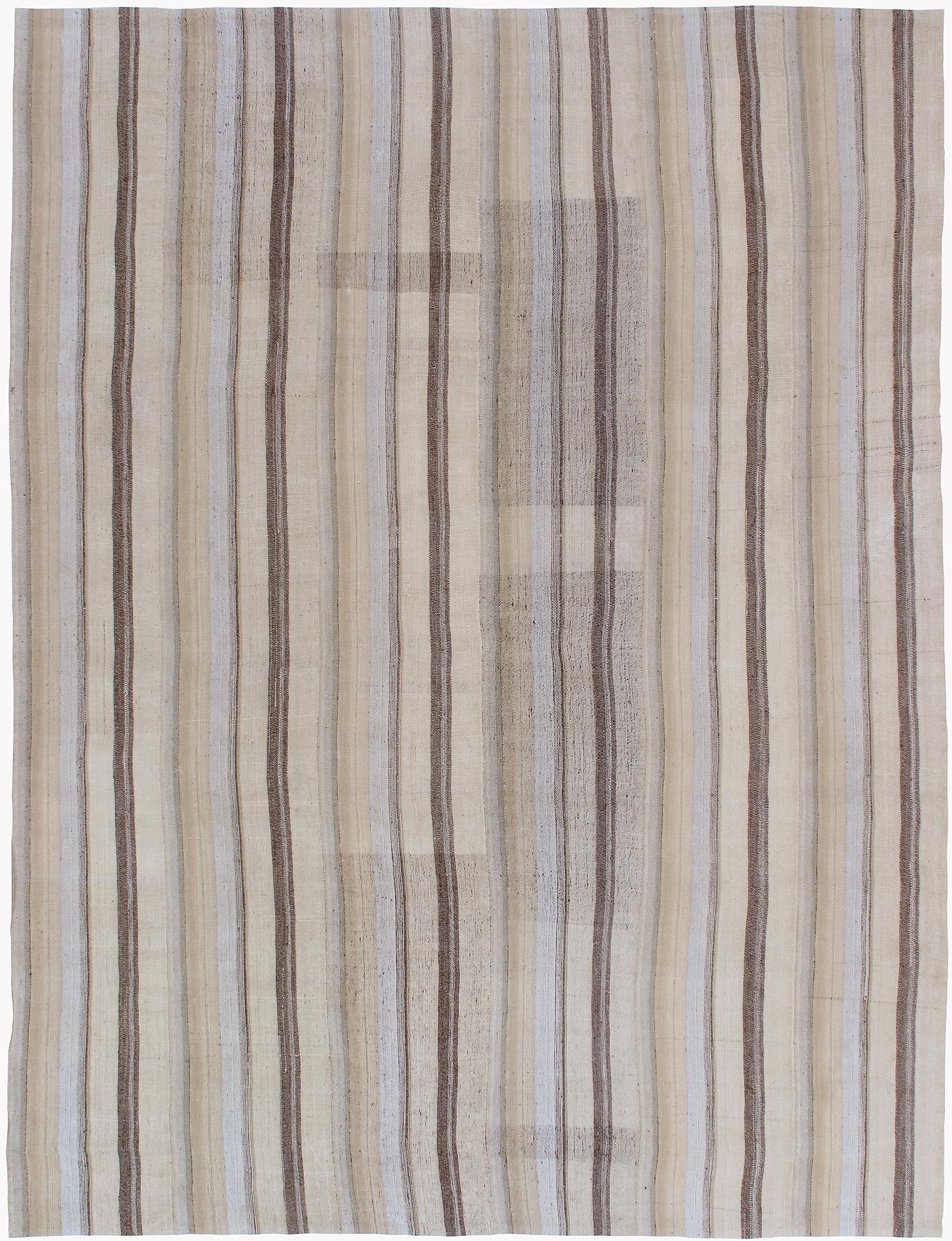 Vintage Mid-Century Modern Minimalist Persian Flat-Weave Rug In Good Condition For Sale In New York, NY