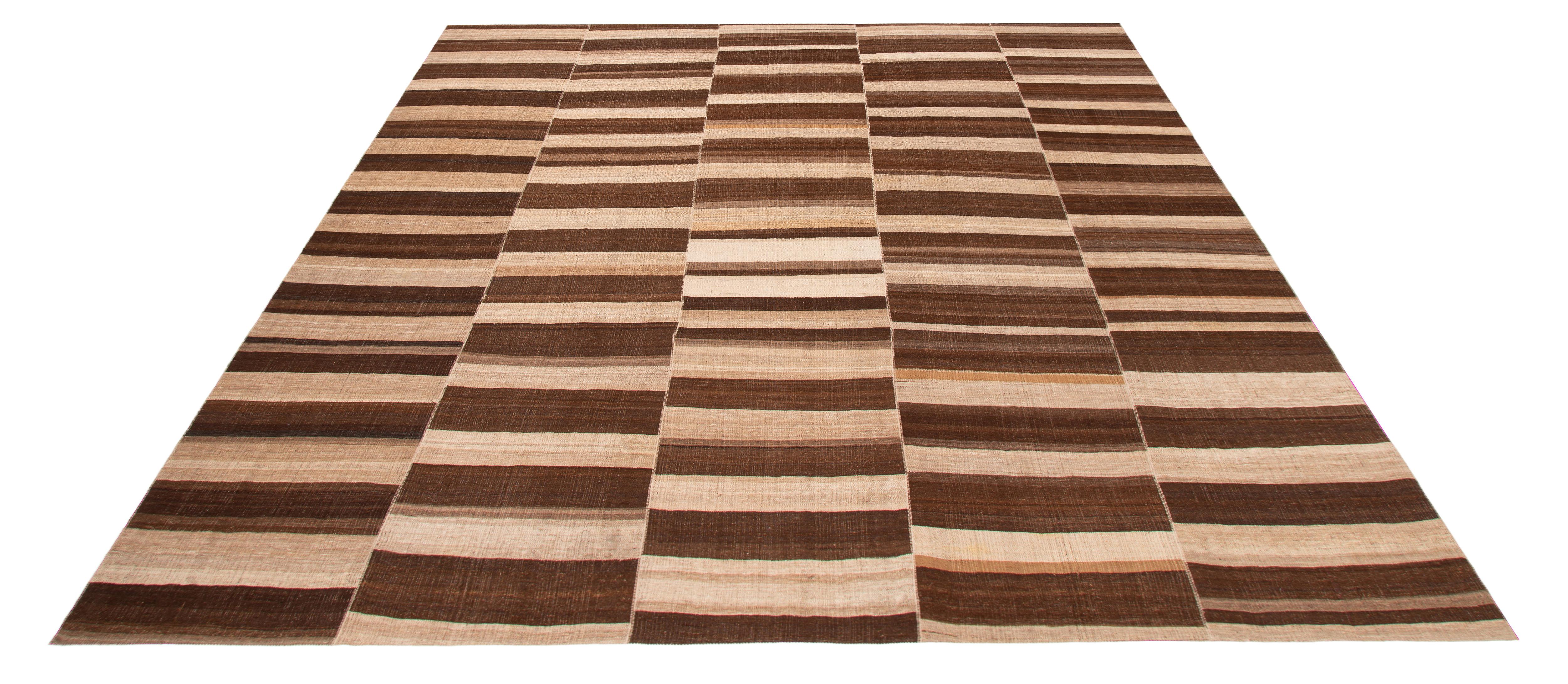 Vintage Mid-Century Modern Minimalist Persian Flat-Weave Rug For Sale 1