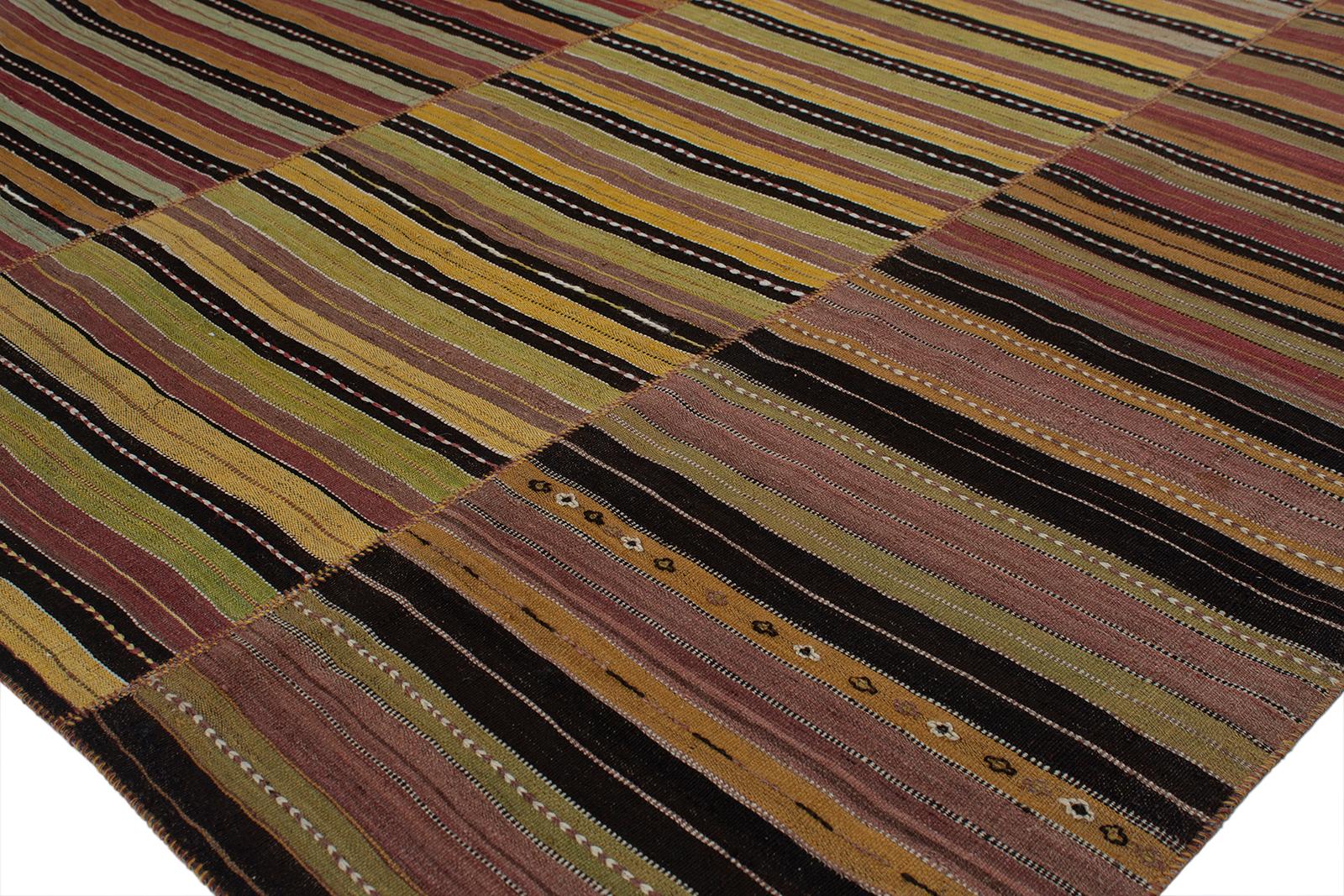 Wool Vintage Mid-Century Modern Minimalist Persian Flatweave Rug For Sale
