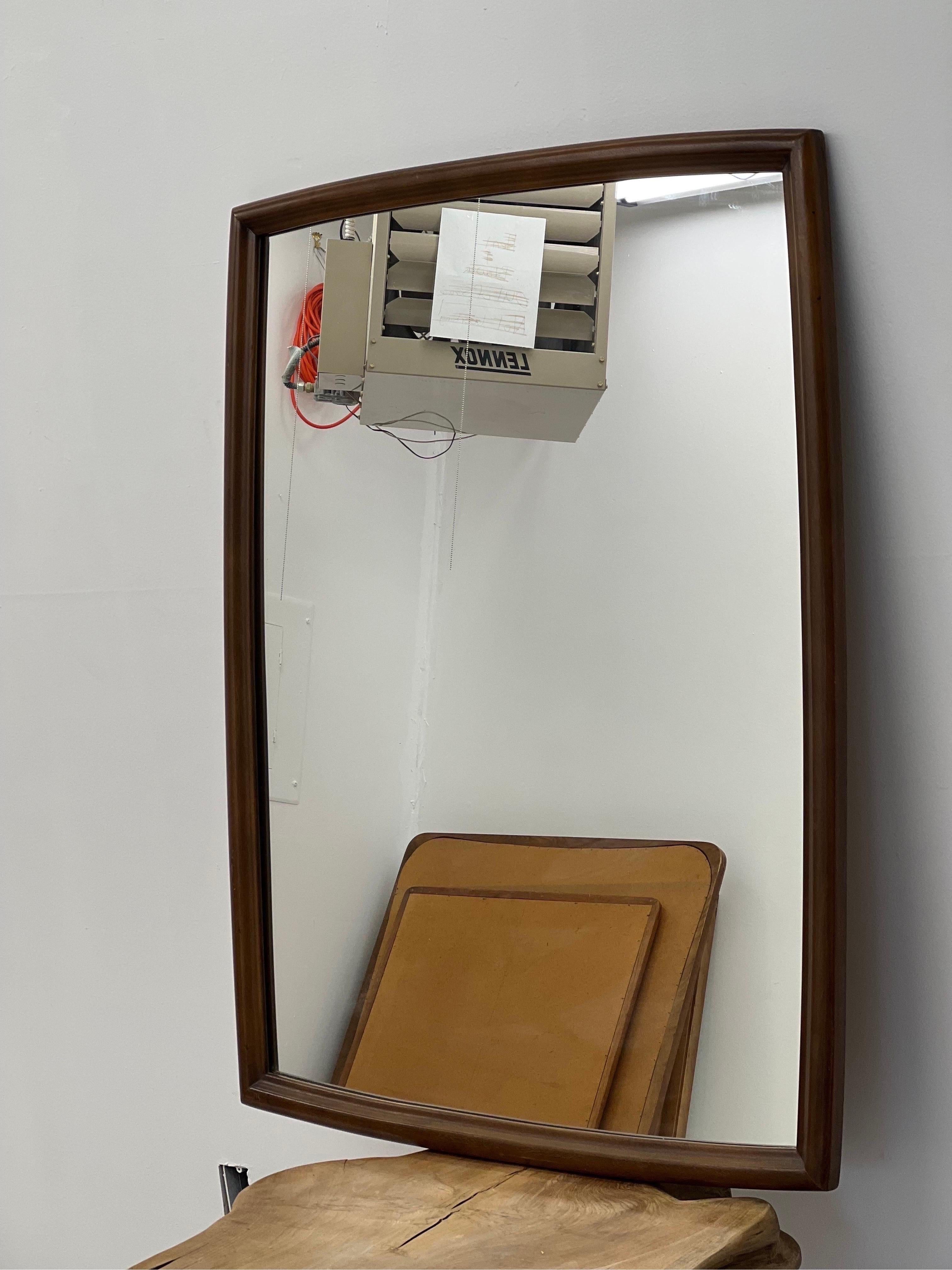 Vintage Mid-Century Modern mirror 

Dimensions. 32 1/2 W ; 44 H.