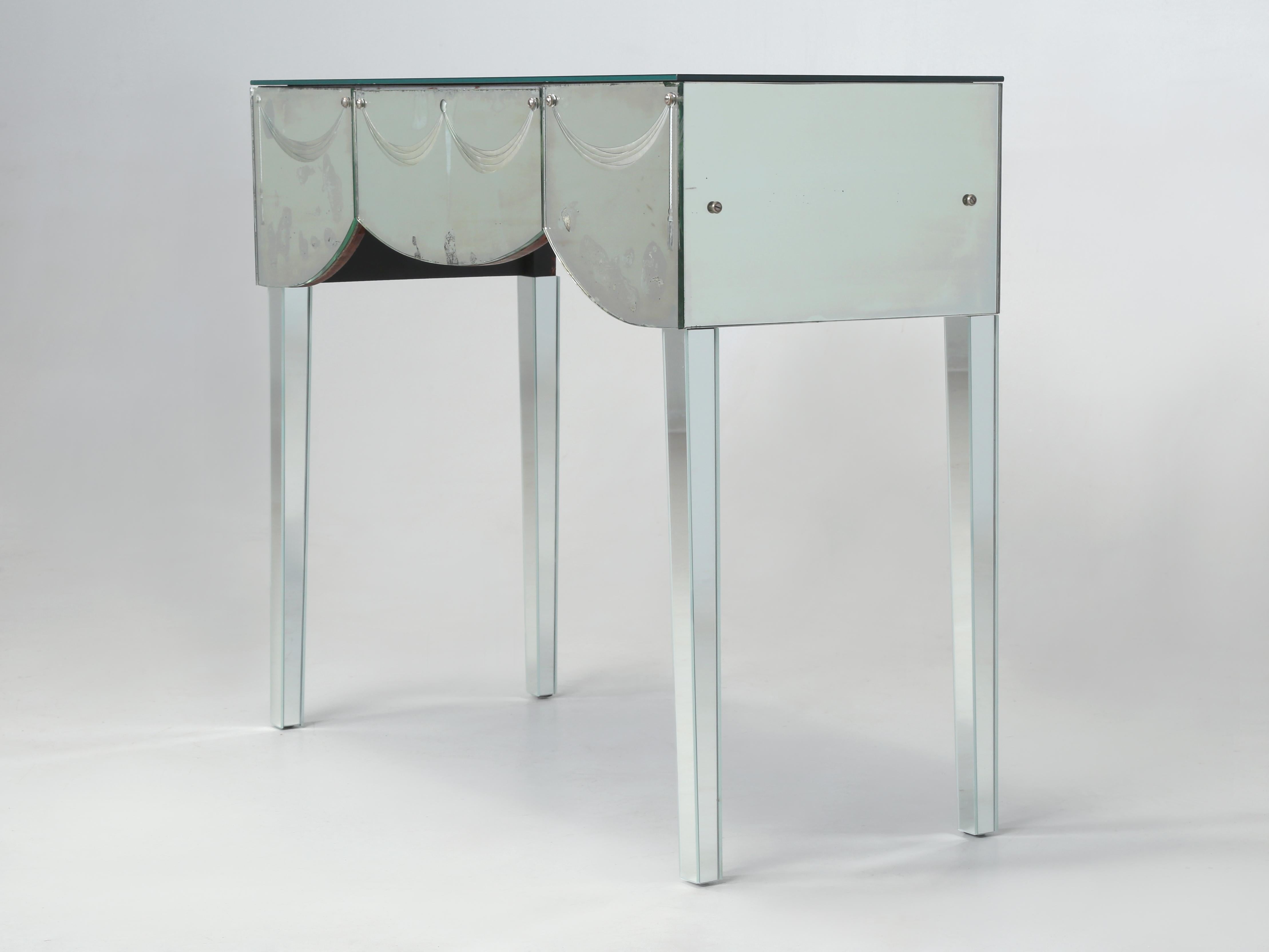 Vintage Mid-Century Modern Mirrored Vanity Table or Console Table c1960's For Sale 8