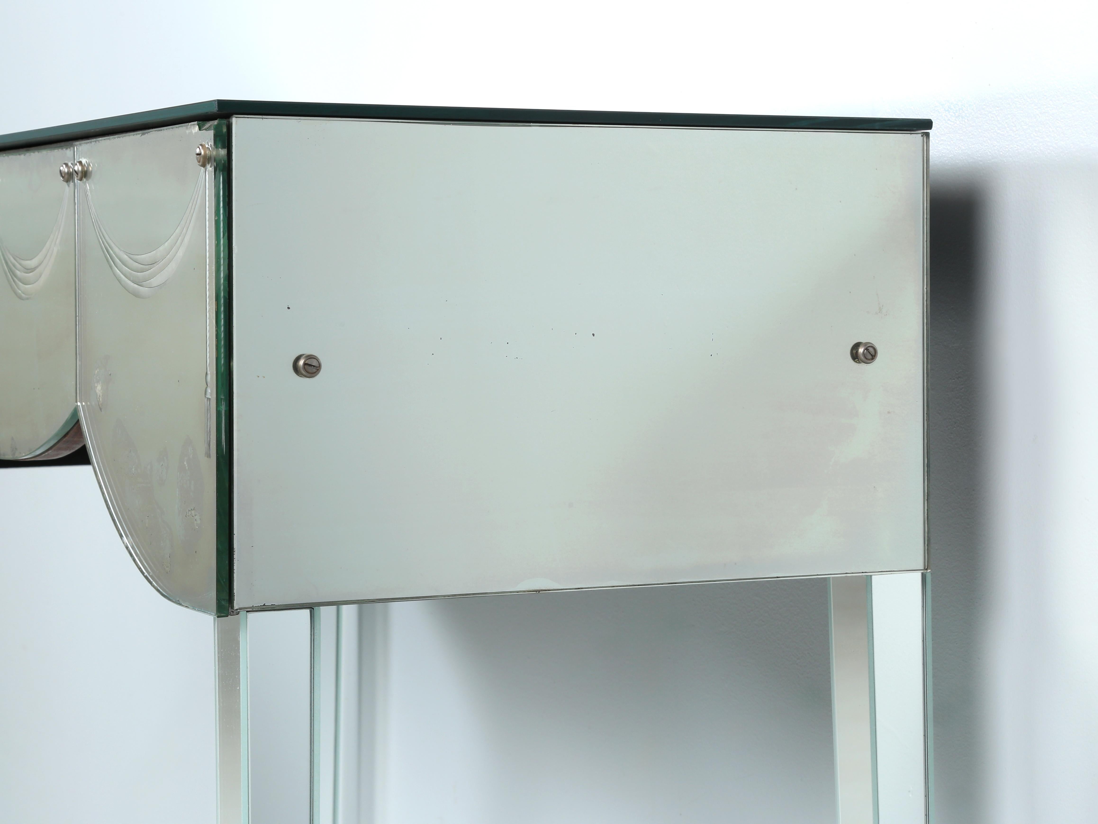Vintage Mid-Century Modern Mirrored Vanity Table or Console Table c1960's For Sale 9