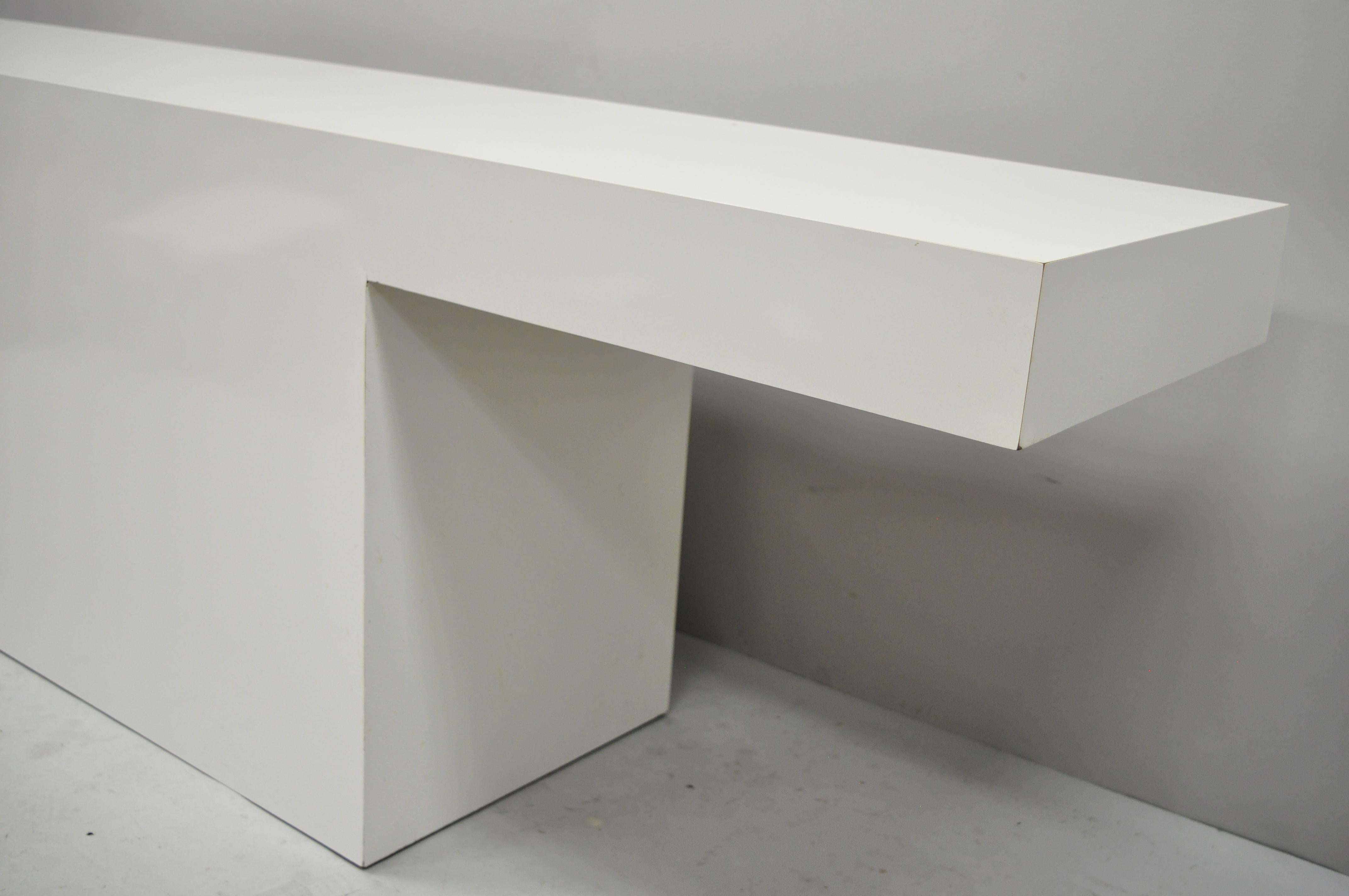 Vintage Mid-Century Modern Modernist White Laminate Formica Console Sofa Table In Good Condition In Philadelphia, PA