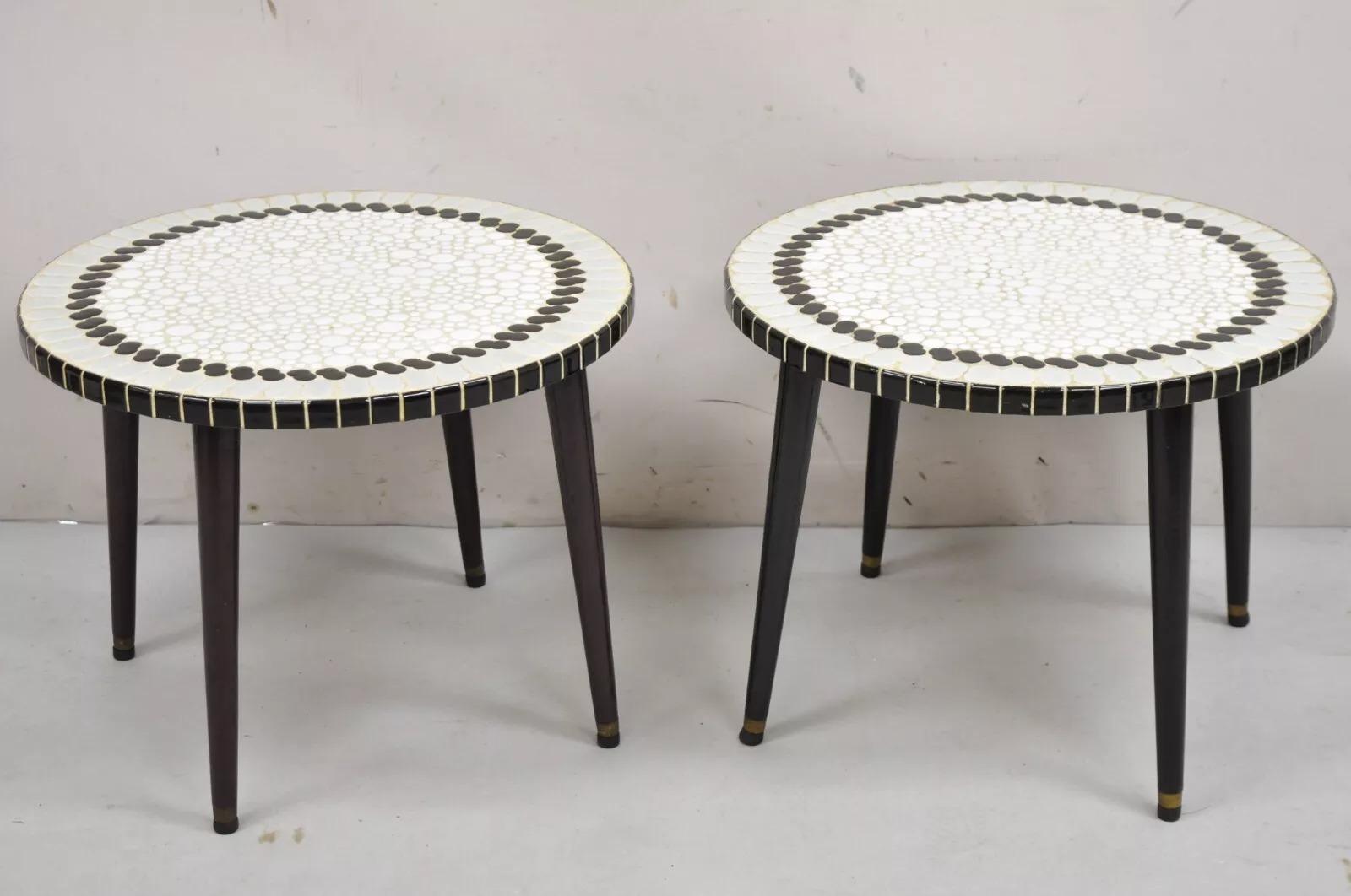 Runde, niedrige Vintage-Beistelltische mit Mosaikfliesenplatte aus der Mitte des Jahrhunderts – ein Paar im Angebot 5