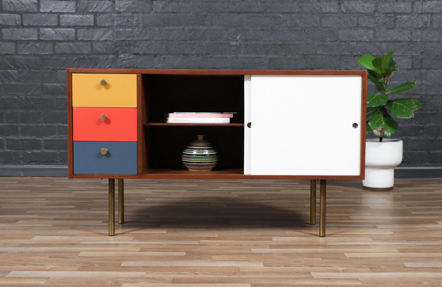 Crédence laquée multicolore moderne du milieu du siècle dernier Excellent état - En vente à Los Angeles, CA