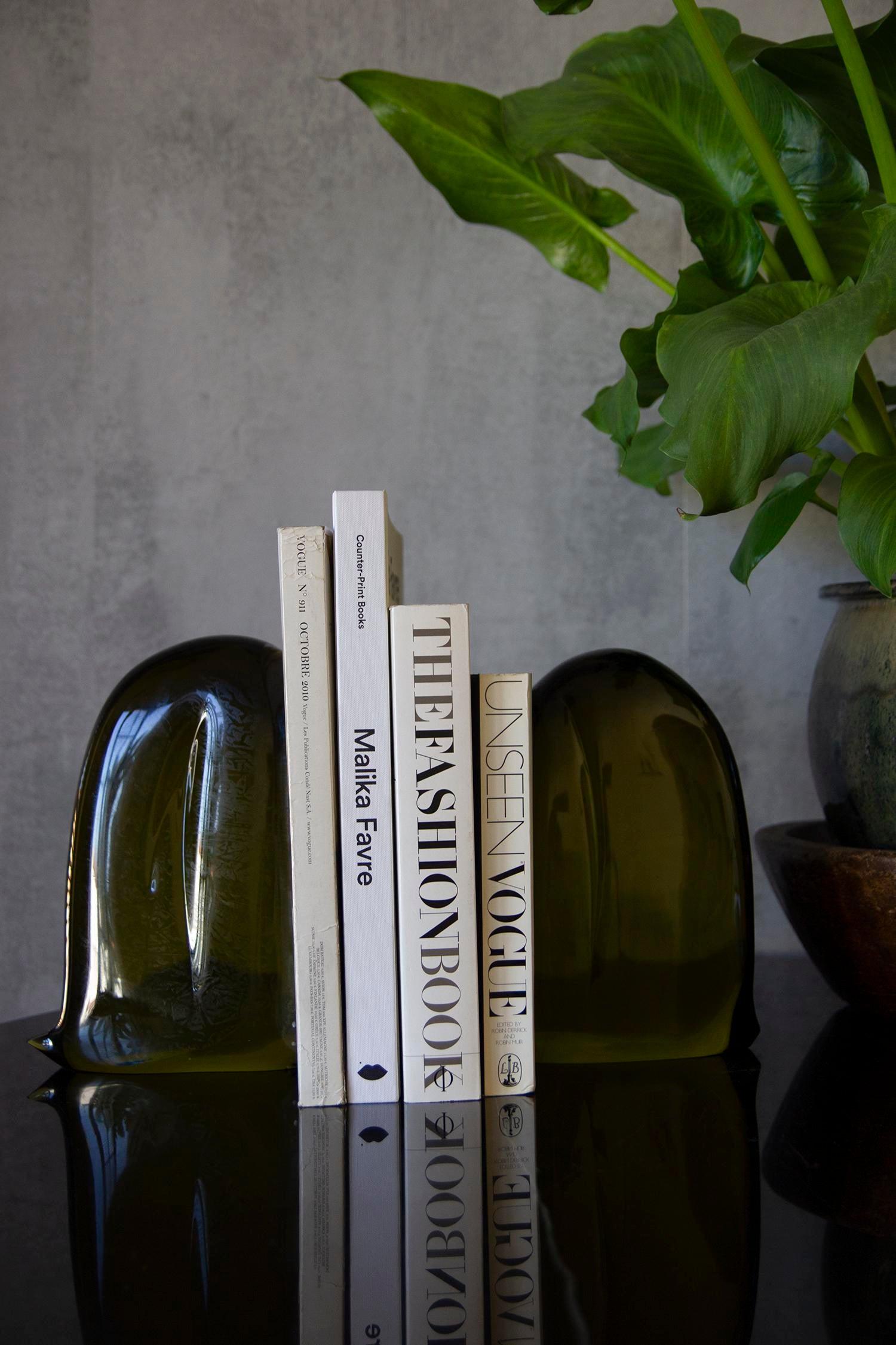 Mid-Century Modern Paire de serre-livres vintage en verre de Murano vert ambré, de style moderne du milieu du siècle dernier en vente