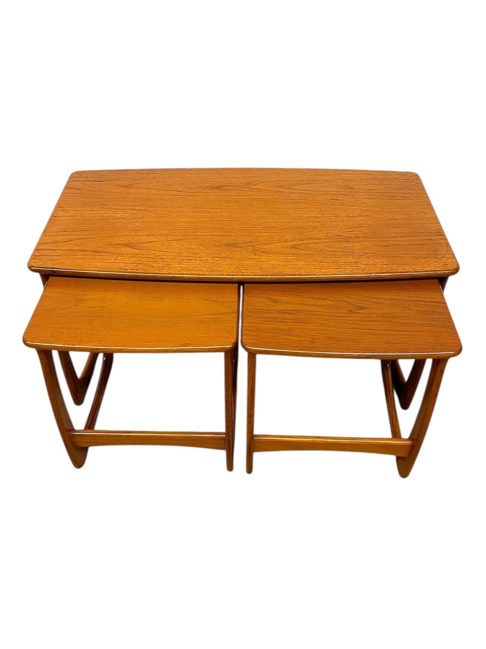 Vintage Mid-Century Modern Nesting Tables, 1960er Jahre Dänisches Design im Angebot 3