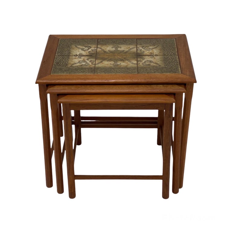 Vintage MidCentury Modern Nesting Tables, UK Import For Sale at 1stDibs