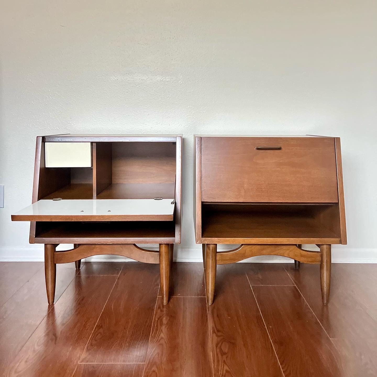 Vintage Mid-Century Modern Nighstands by American of Martinsville 4