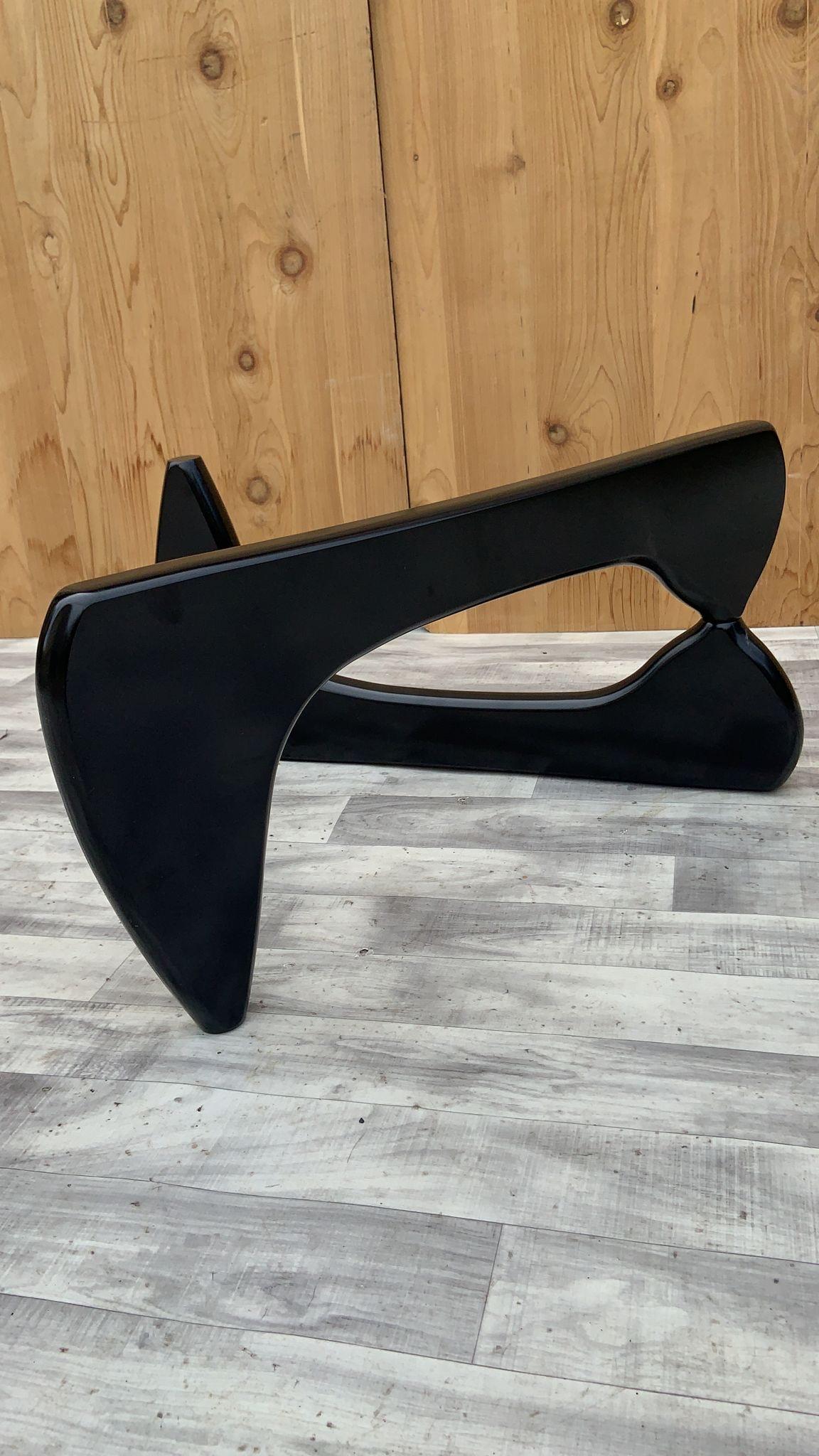 Vintage Mid Century Modern Noguchi Glass Top Coffee Table In Good Condition In Chicago, IL
