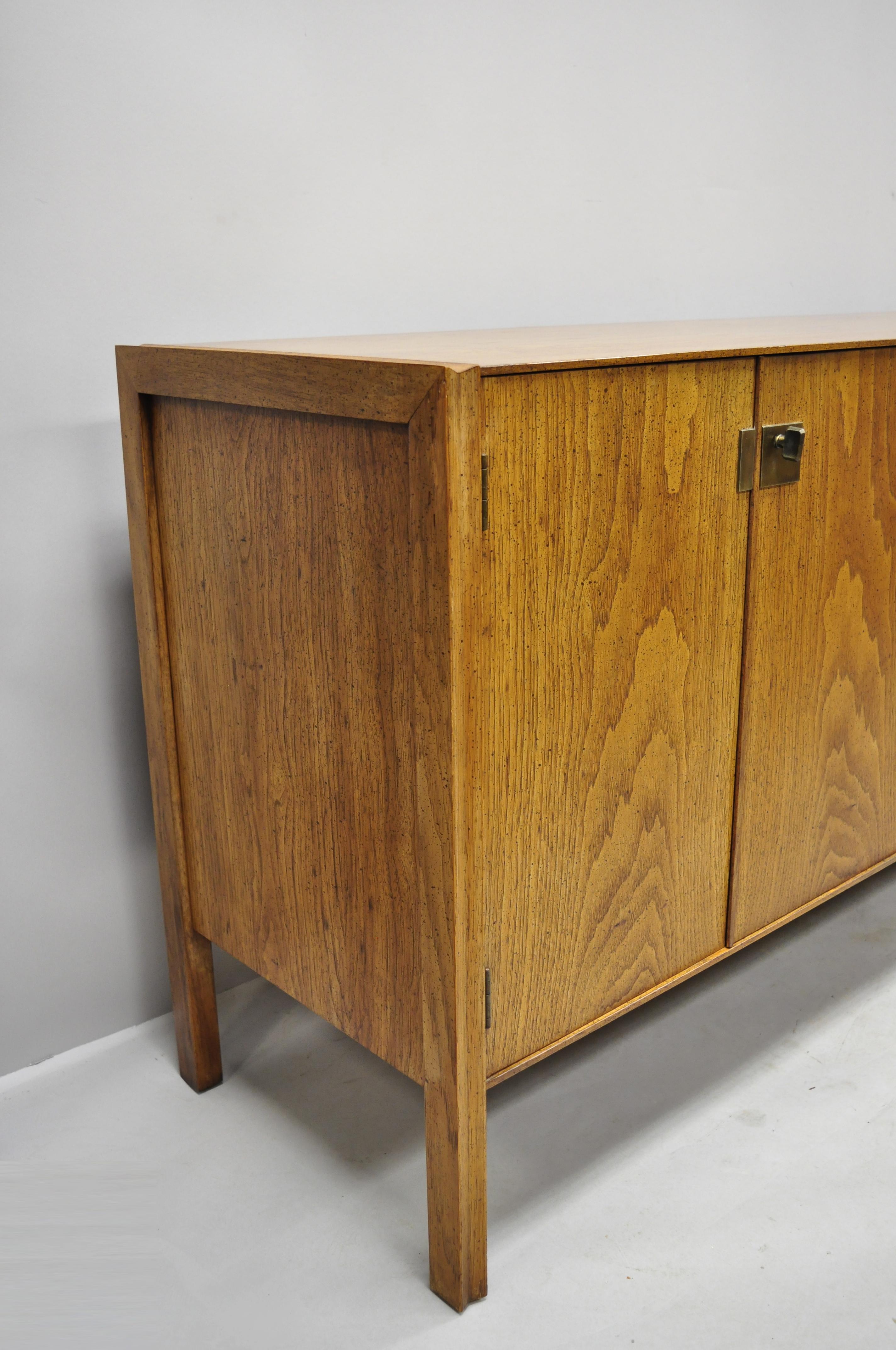 Vintage Mid-Century Modern Oak Credenza Cabinet Long Buffet after James Mont In Good Condition In Philadelphia, PA