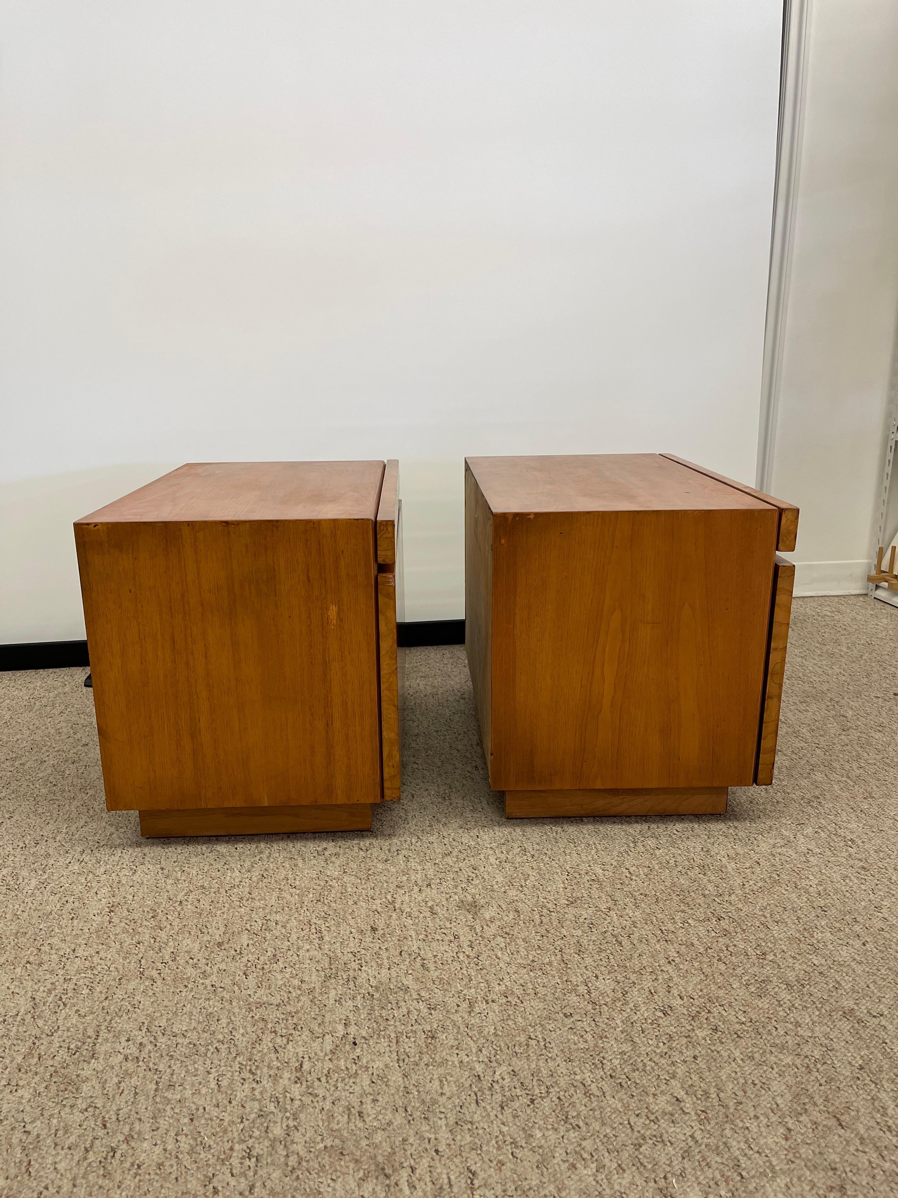 Late 20th Century Vintage Mid Century Modern Olive Burl End Table Set by Milo Baughman for Lane For Sale
