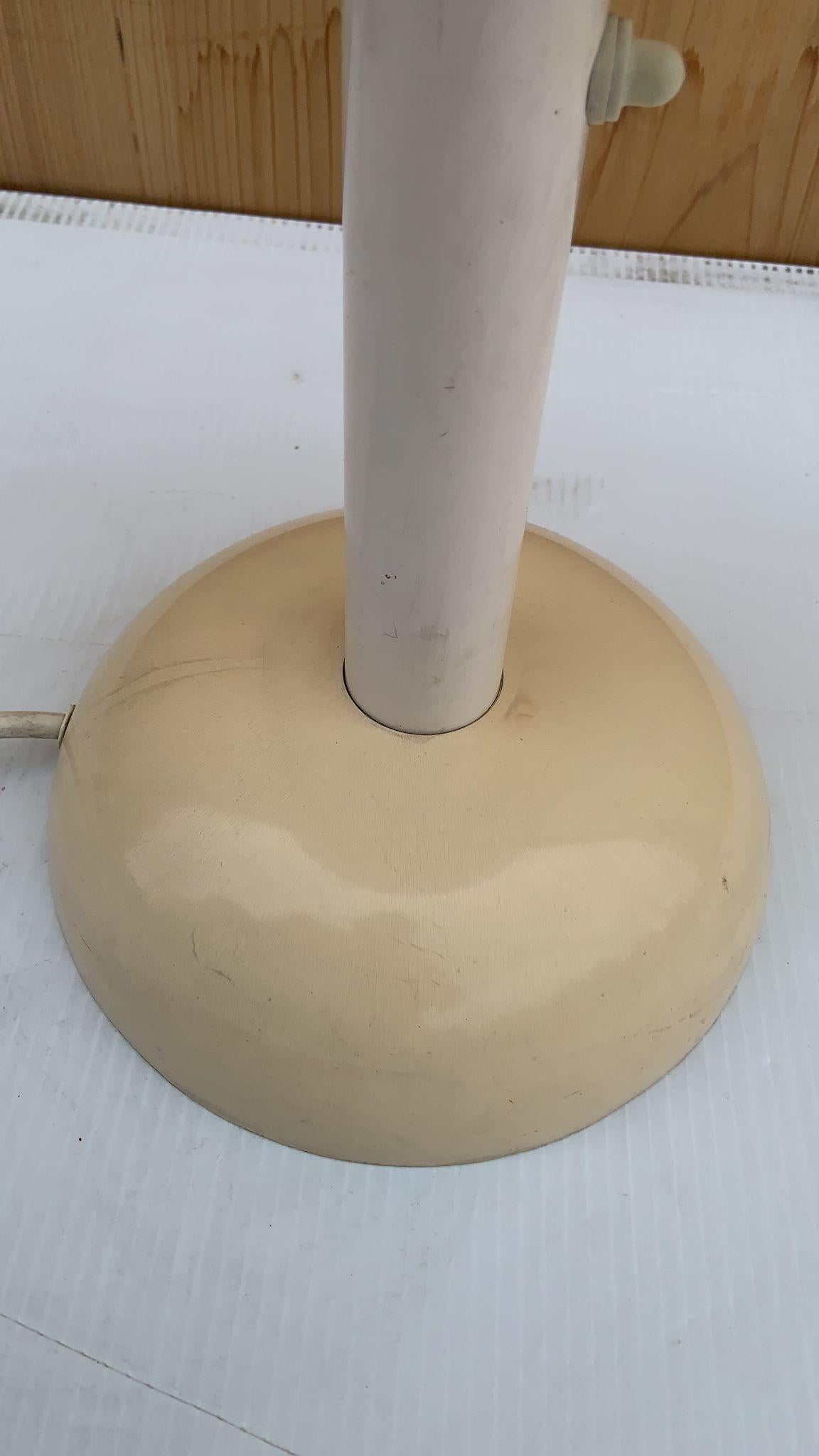 Fait main Vintage Mid Century Modern Olympia Lunar 1 Indoor/Outdoor Globe Lamp  en vente