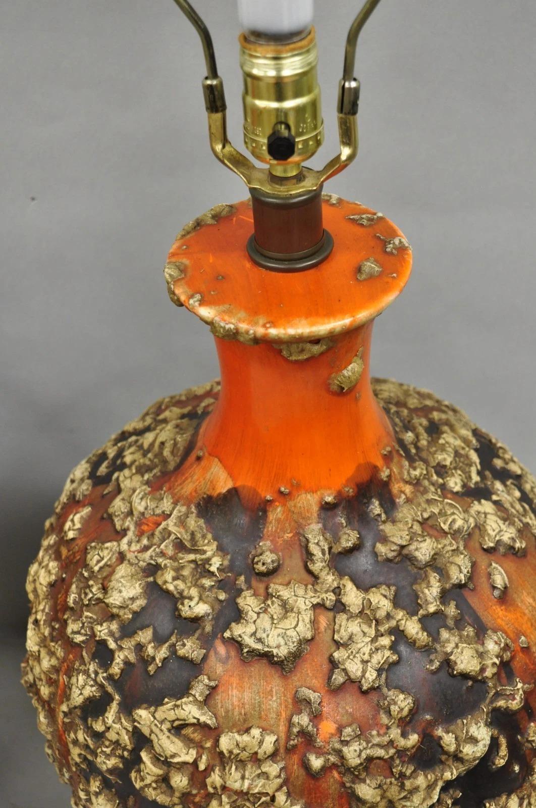 Vintage Mid Century Modern Orange Drip Lava Glaze Große Keramik Tischlampe Paar (20. Jahrhundert) im Angebot